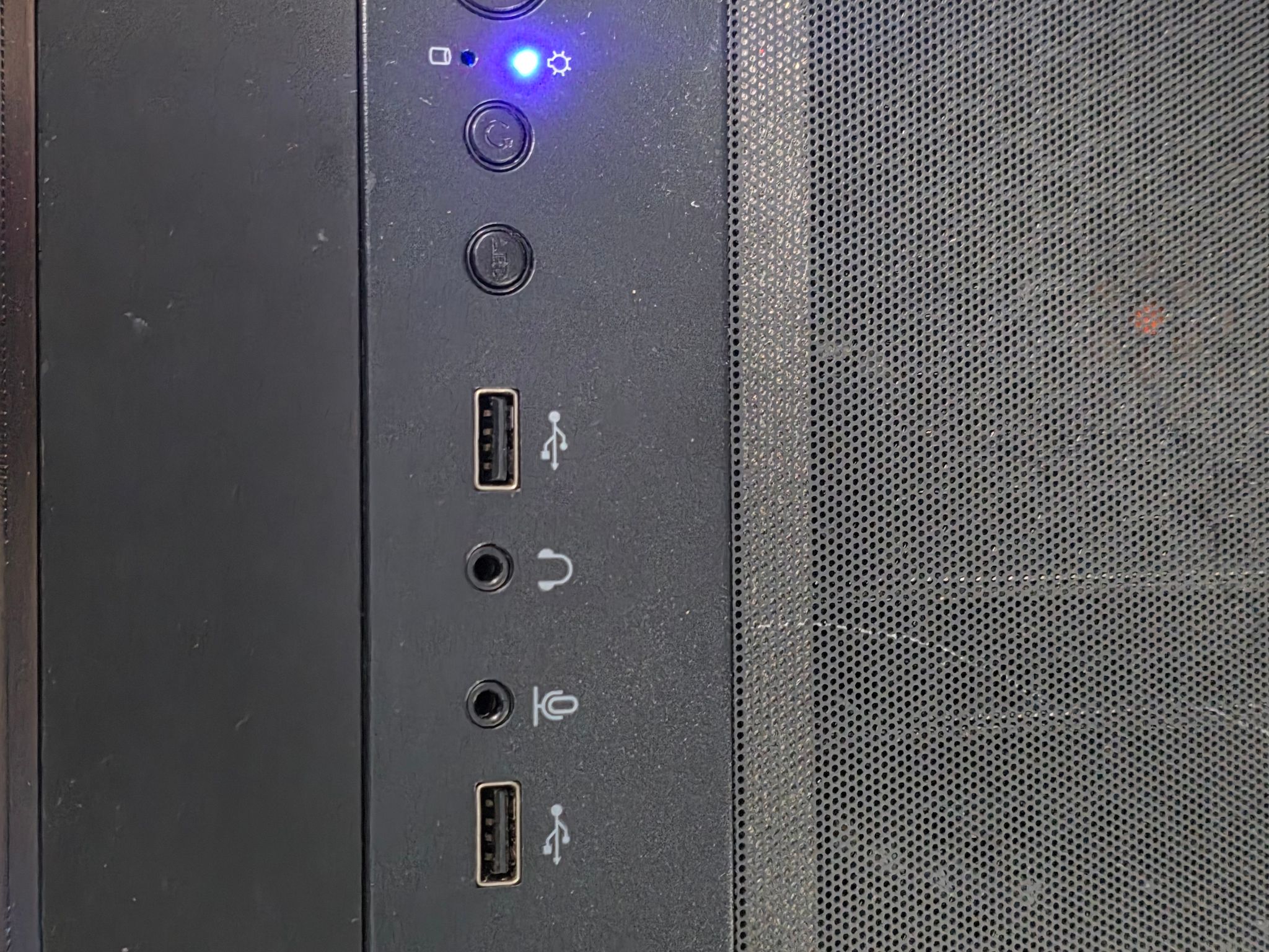 Gaming PC Nvidia 3070 Ryzen 5 5600X 32GB RAM 500GB + 1TB Storage Wi-Fi W11