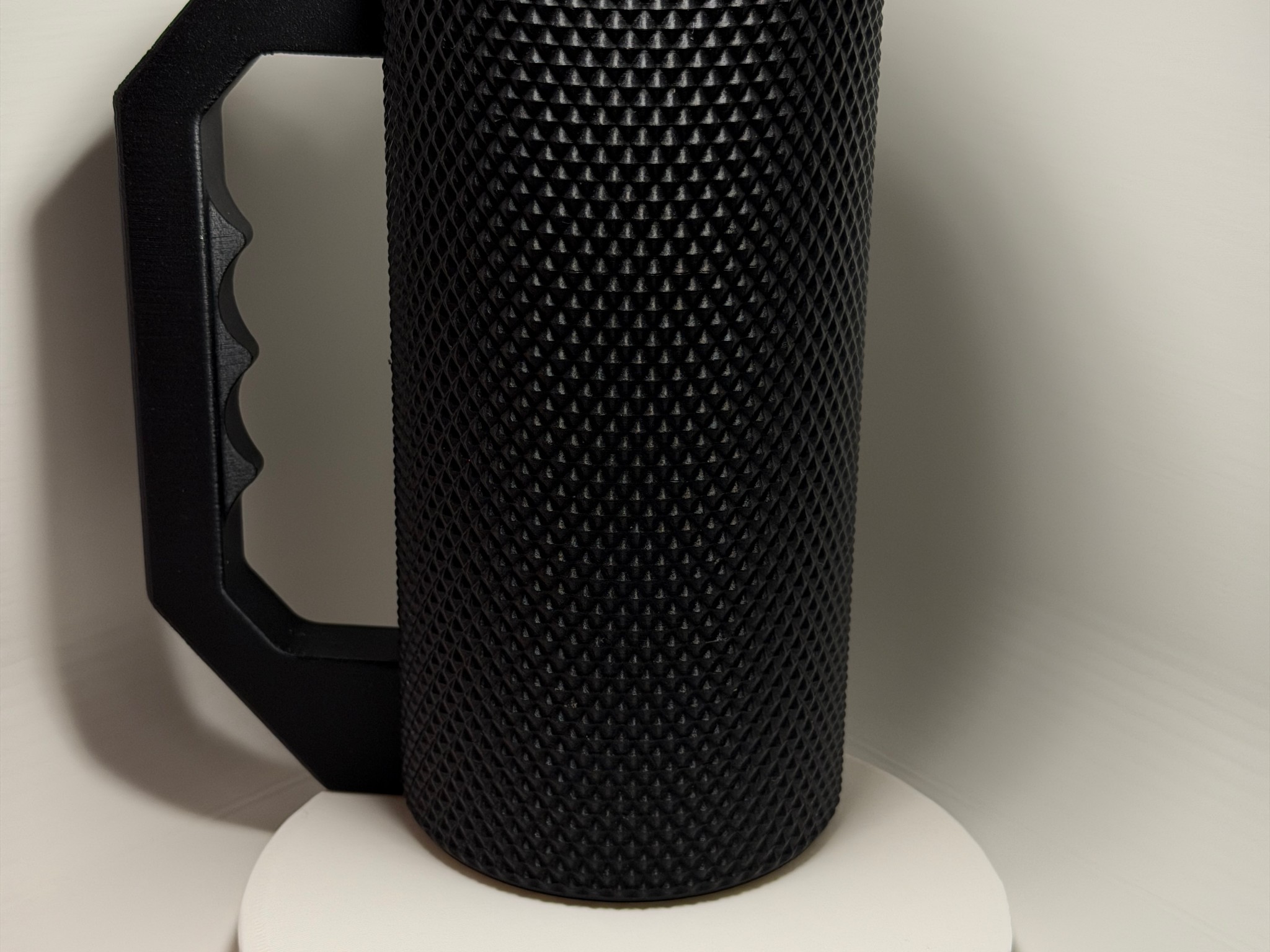 3D Printed 16oz Can Cozy with Ergonomic Handle | Textured Grip Gaming Drink Holder