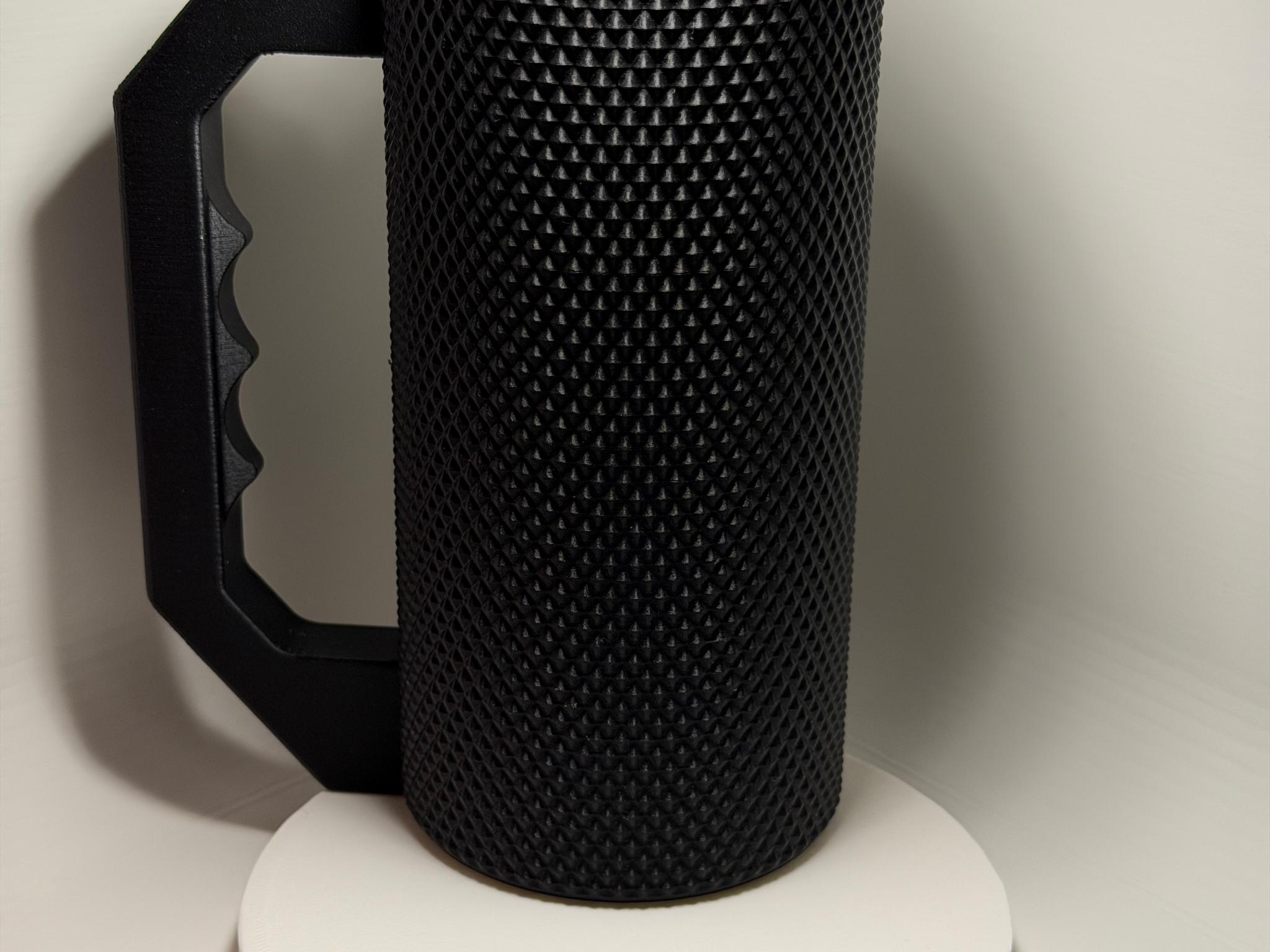 3D Printed 16oz Can Cozy with Ergonomic Handle | Textured Grip Gaming Drink Holder