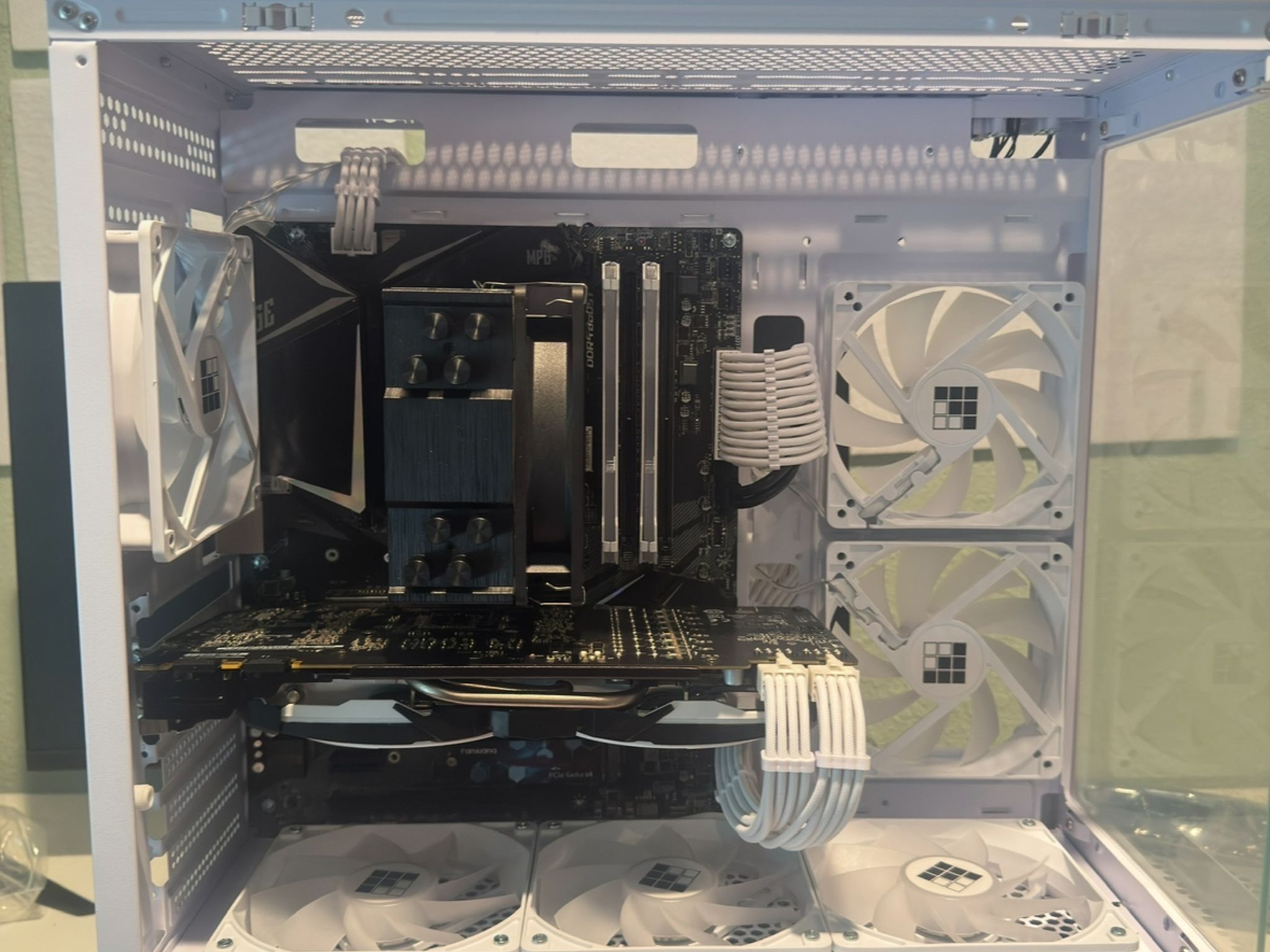 Mid Range Gaming PC i7 9700k & GTX 1080TI