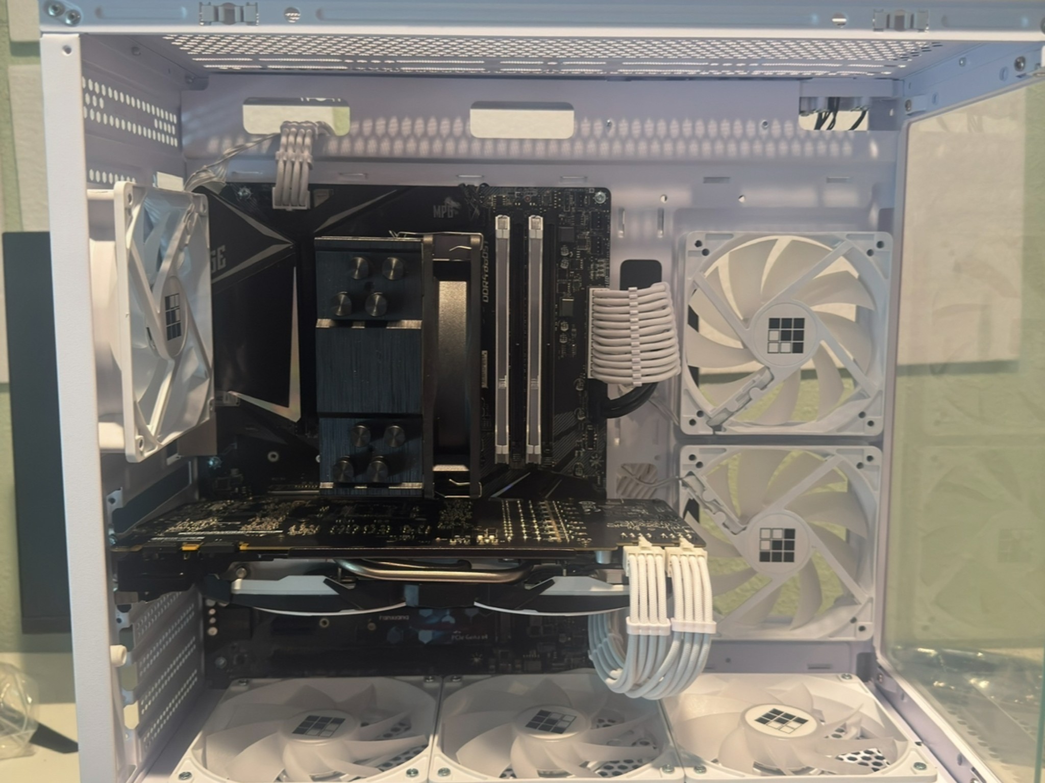 Mid Range Gaming PC i7 9700k & GTX 1080TI