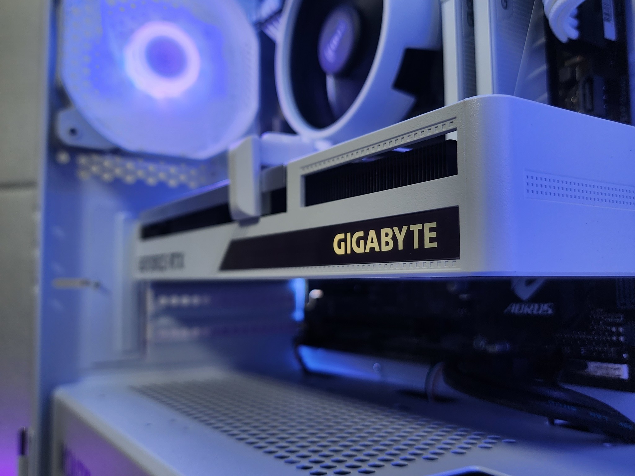 💙🤍 RTX 3060 // Ryzen 5 4500 // 16GB 3200MHz // 1TB NVMe Gen 4