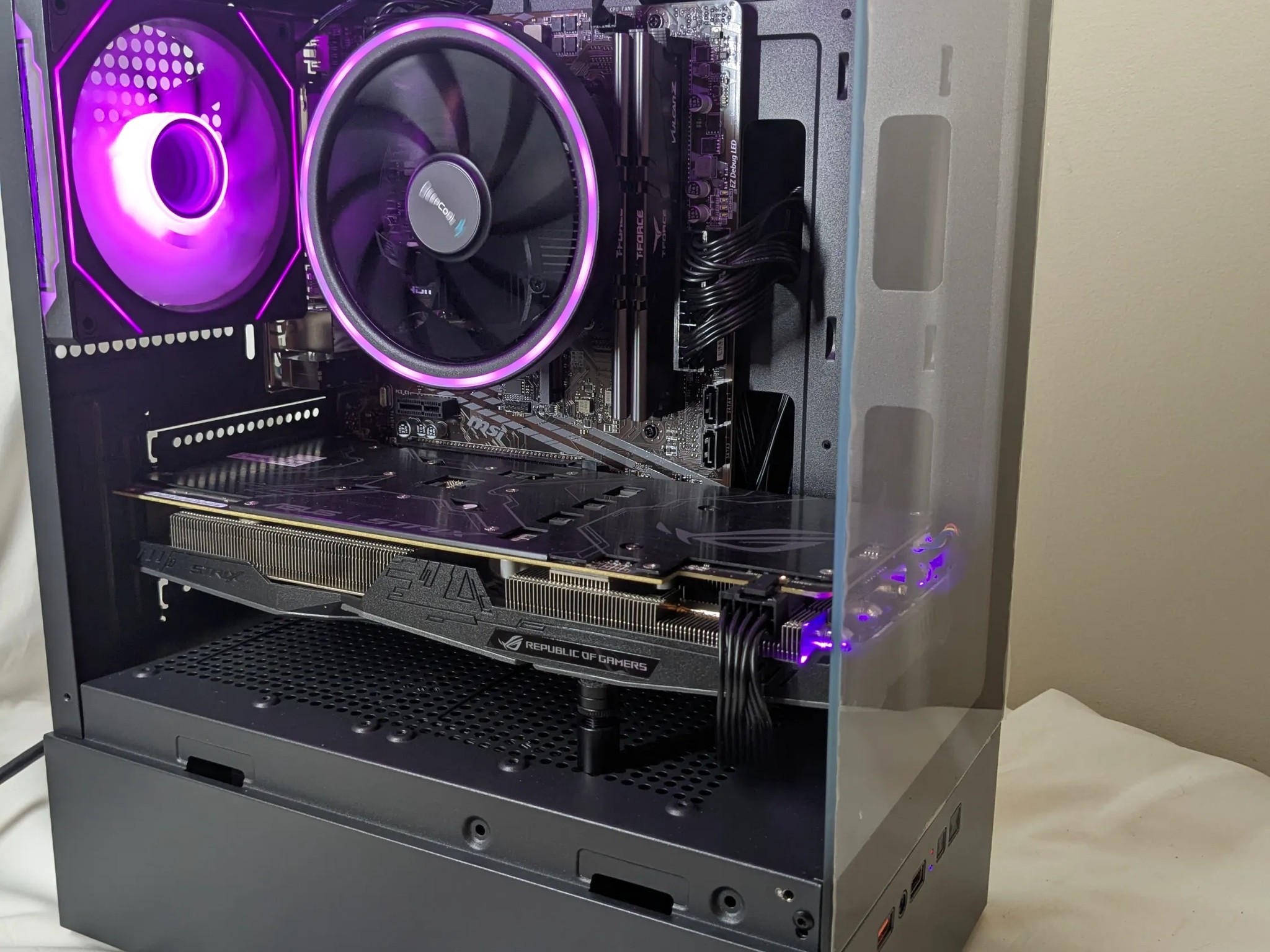 GTX 1060 6GB | Ryzen 5 2600X | 16GB DDR4 | 500 GB SATA SSD | Windows 11 home