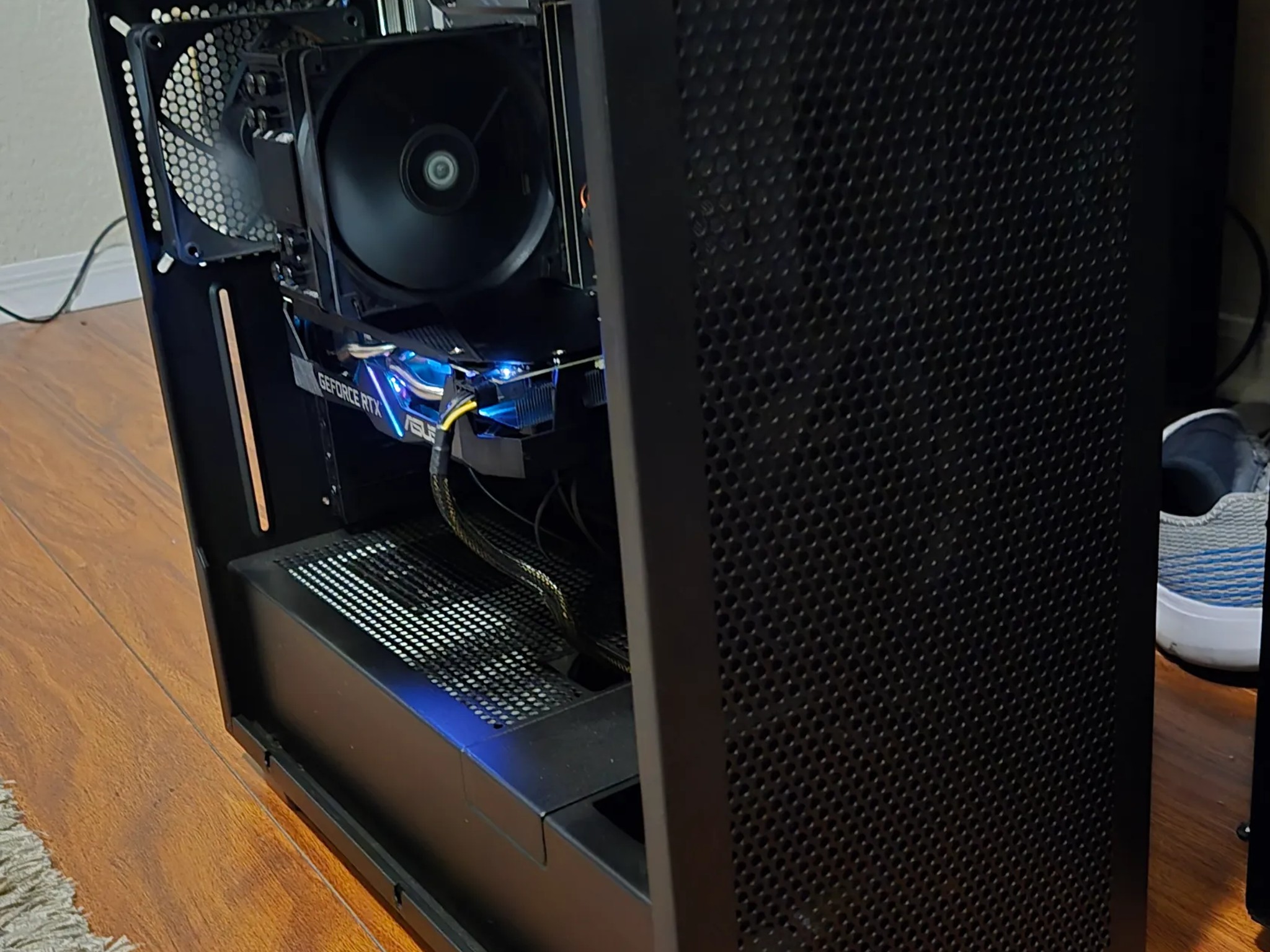 **MOVING SALE** 🌌 STEALTH 🌌 RTX 2060 / I5-12400F / 1TB SSD / 16GB DDR4