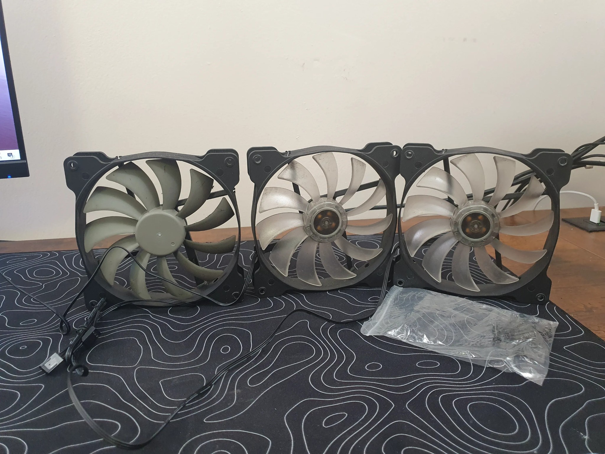 3 Corsair White Led fans (Great Deal) with screws