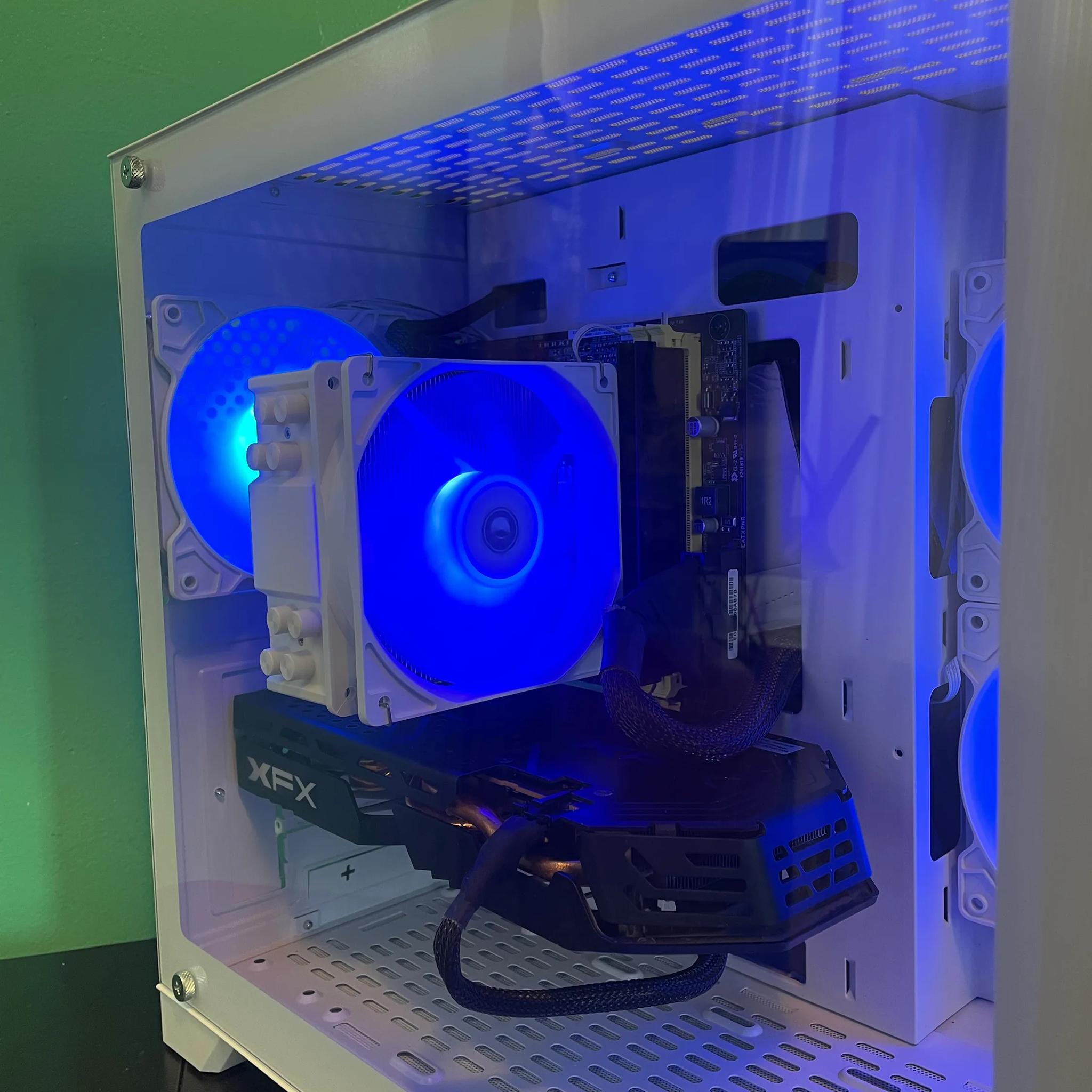 GLASS White Gaming PC| Intel i5 / Amd RX580 / 8GB / 600GB Win 10 Pro WiFi