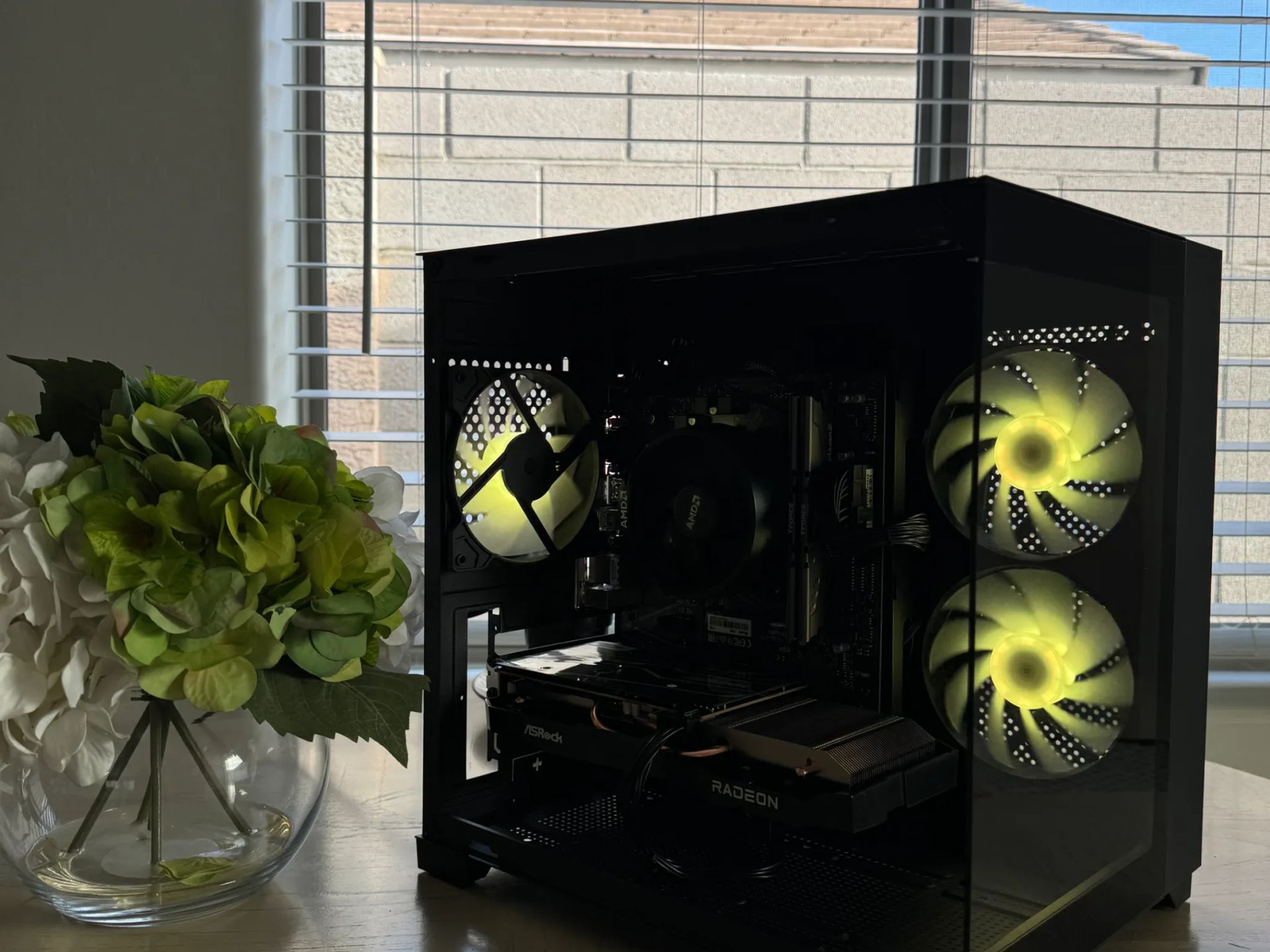 Competitive Gaming Pc - Ryzen 5 / Radeon RX 66008GB / 1tb SSD