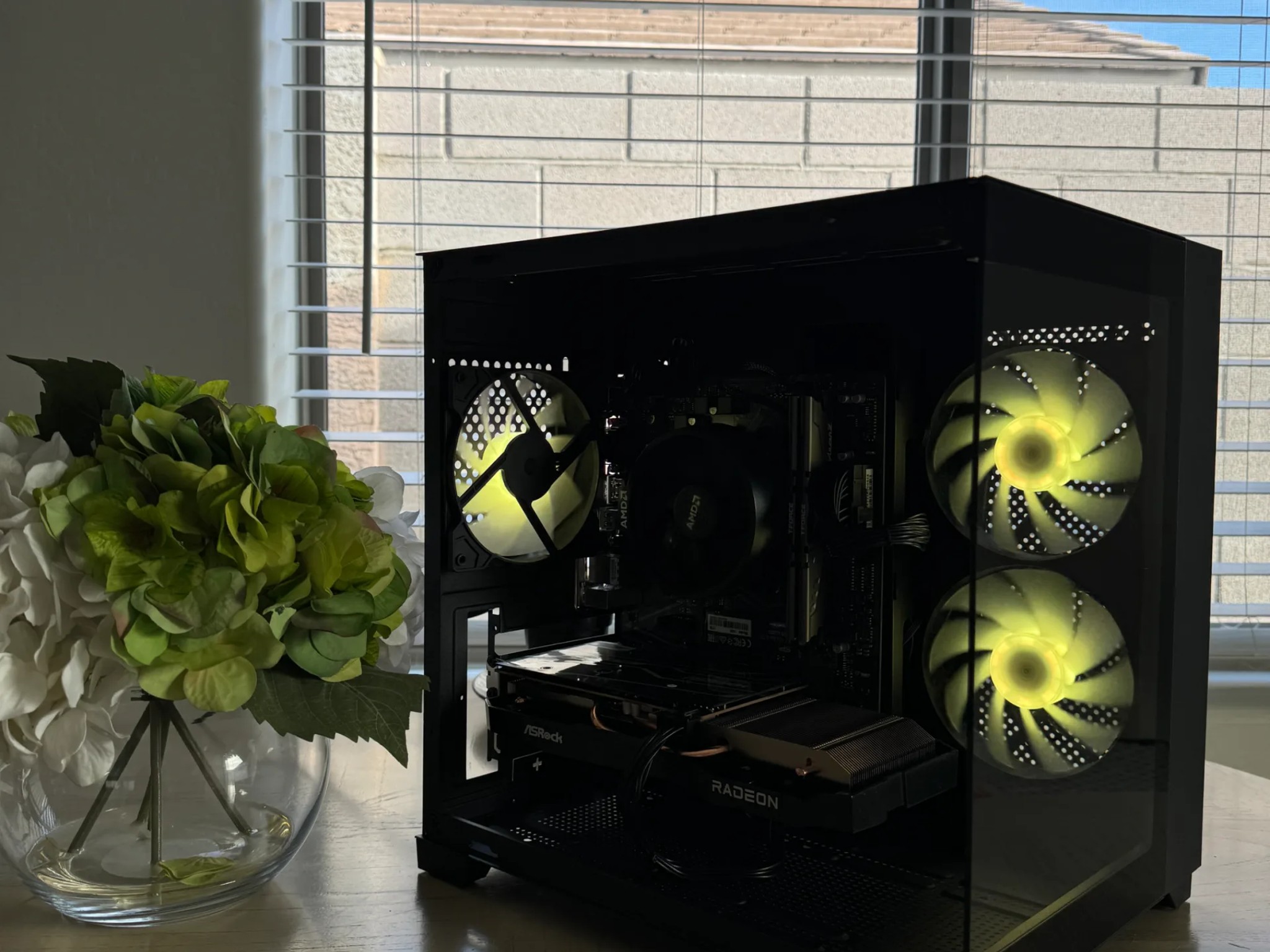Competitive Gaming Pc - Ryzen 5 / Radeon RX 66008GB / 1tb SSD