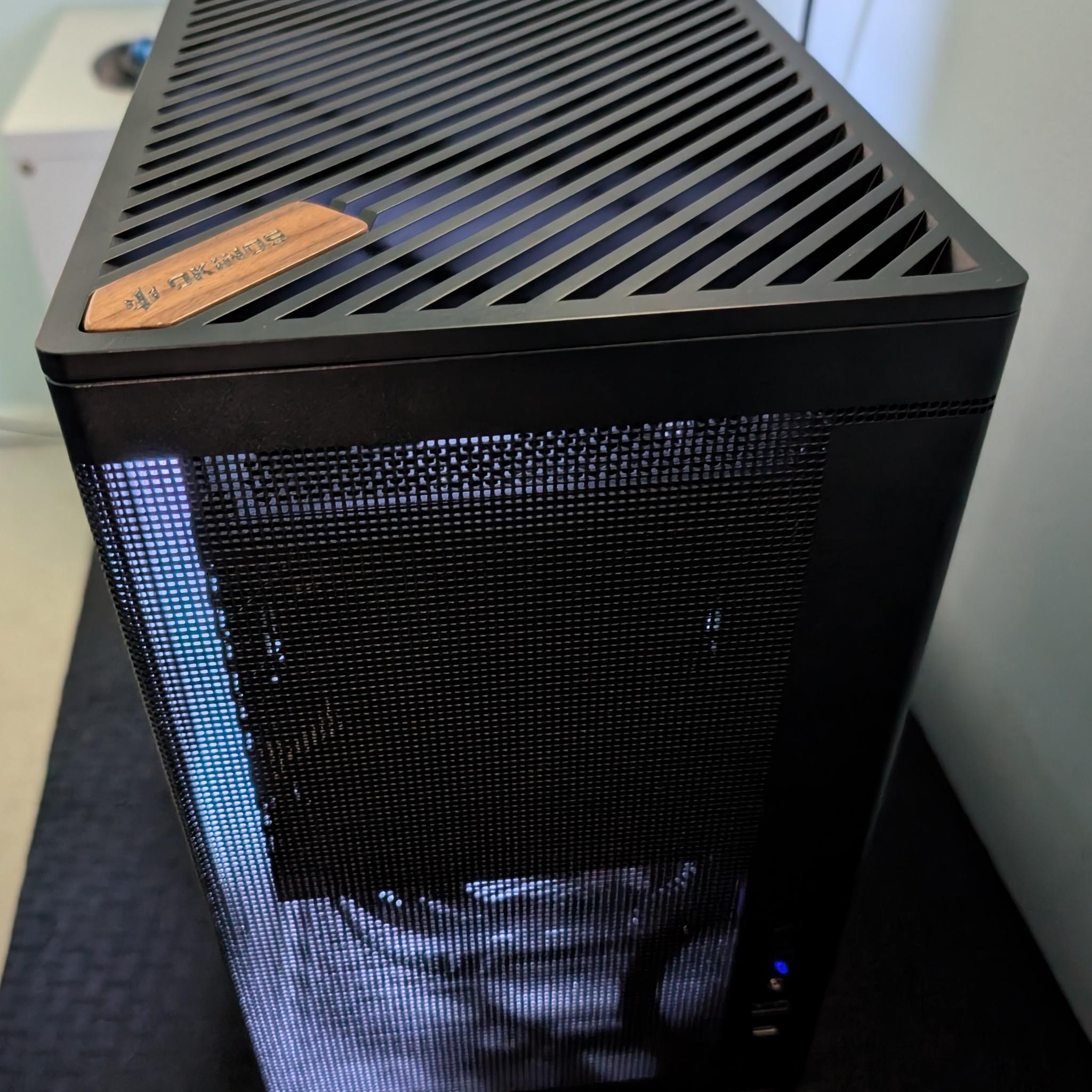 SFF Gaming PC RX 9070 GRE-Ryzen 5 7500x3d-16GB DDR5 6000-1 TB NVME mostly new