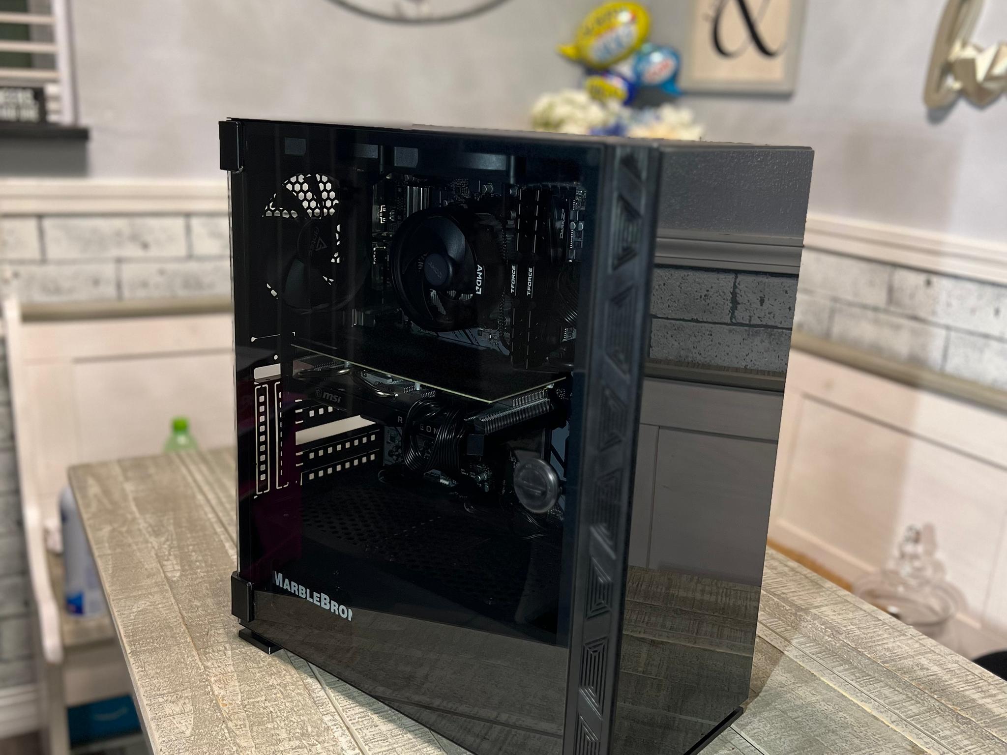 Slightly used gaming pc all black !!!!
