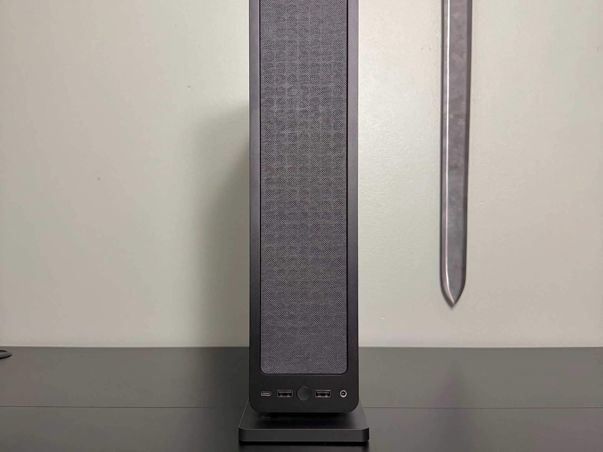 Beastly 7800X3D | 9070 XT | 32GB DDR5 | 2TB M.2 SFF Gaming PC