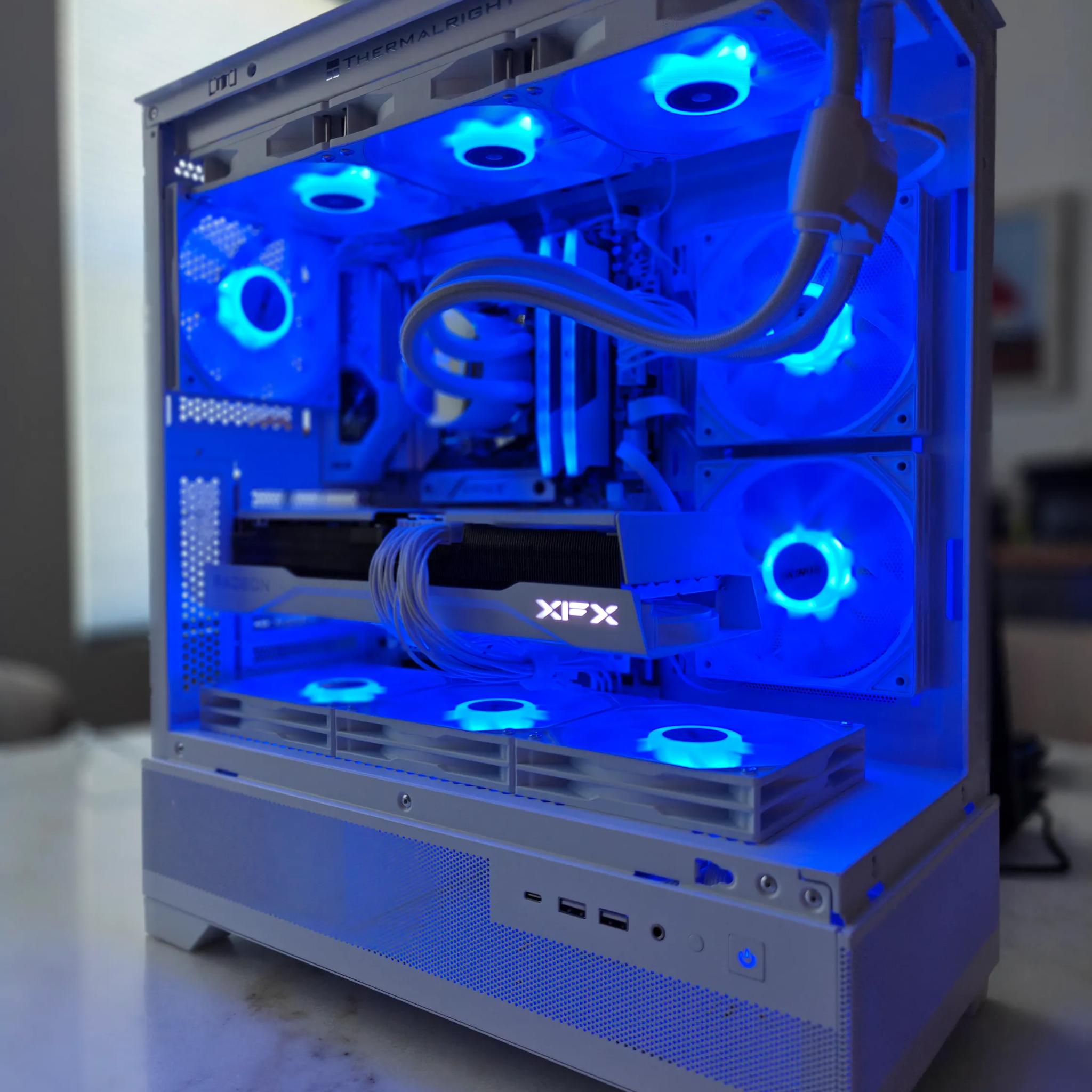 4K - 1440P - AMD Radeon RX 9070 XT - AMD Ryzen 7 7700X - 32GB DDR5 6000 - All White build