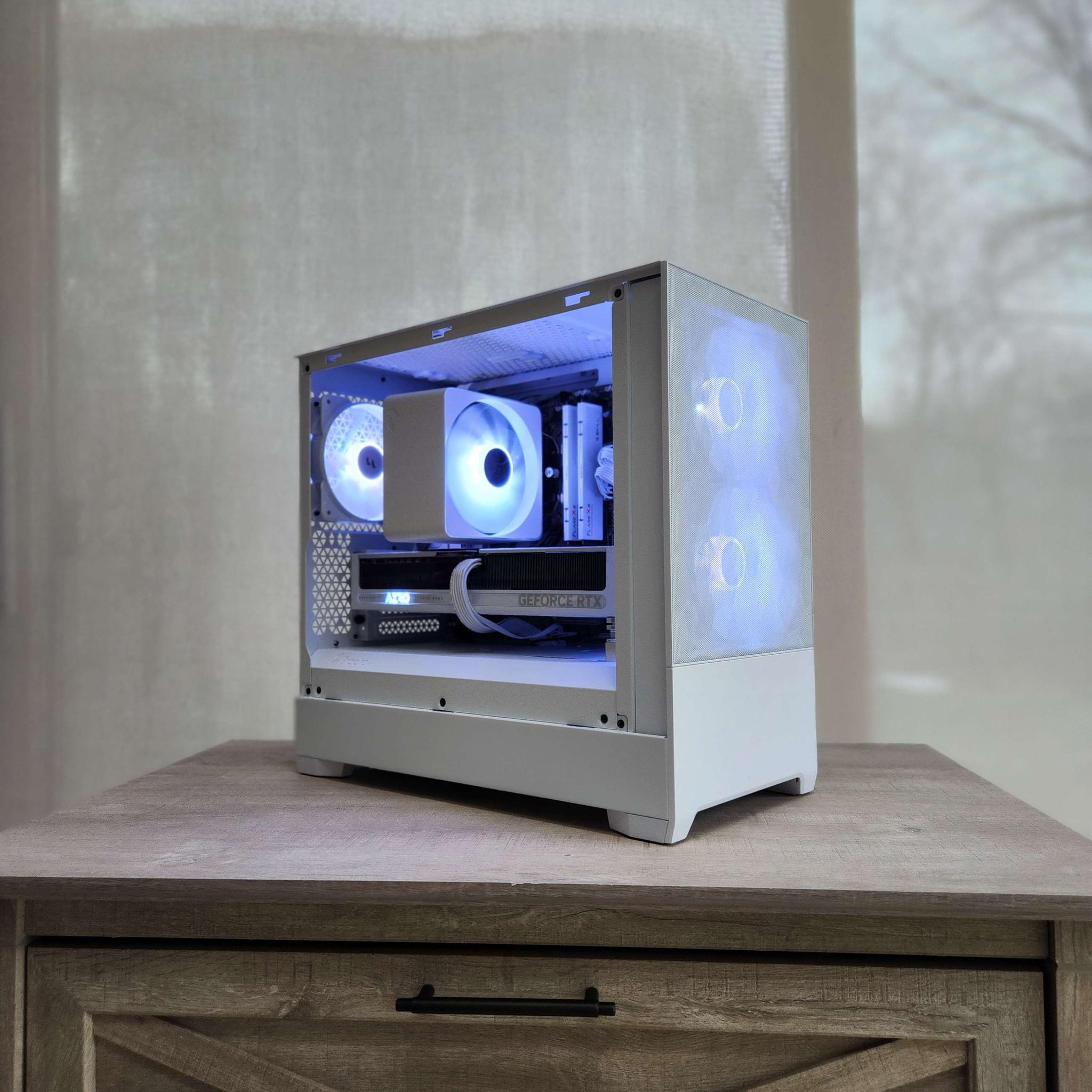 🍀RTX 5070 | Ryzen 7 7700X | 32GB DDR5 | 2TB NVMe | WiFi | Windows 11