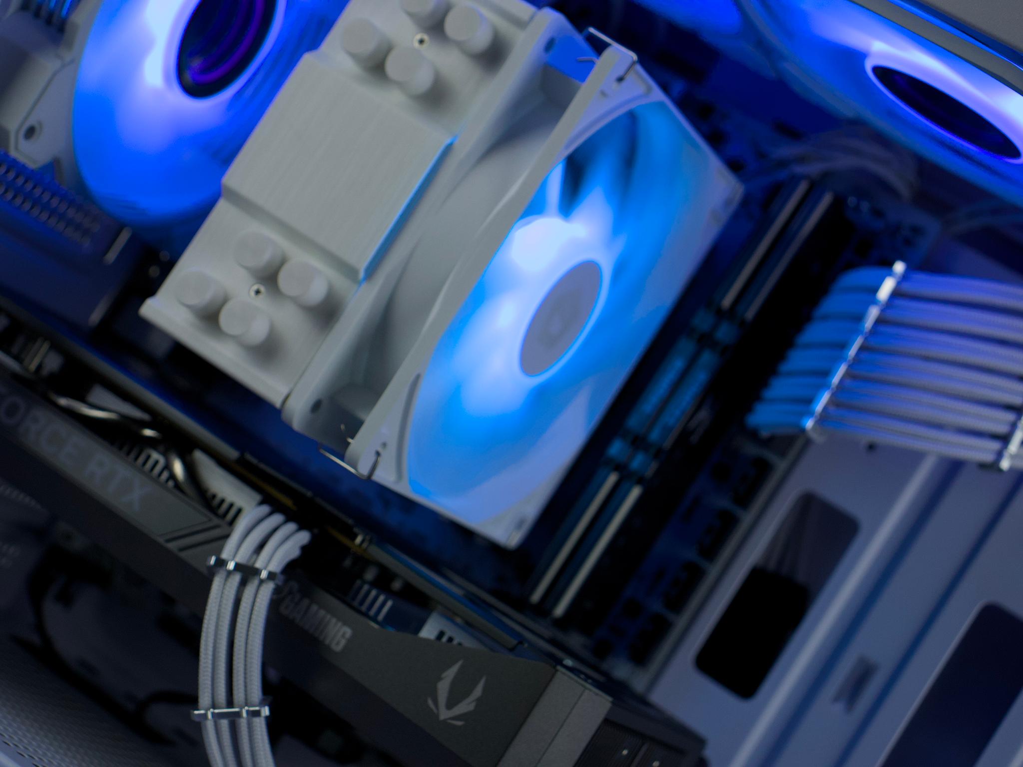 🧊❄️🧊 White Gaming PC – RTX 5060 , Ryzen 7 3700X, 32GB RAM, 1TB SSD - WiFi, BlueTooth 🧊❄️🧊
