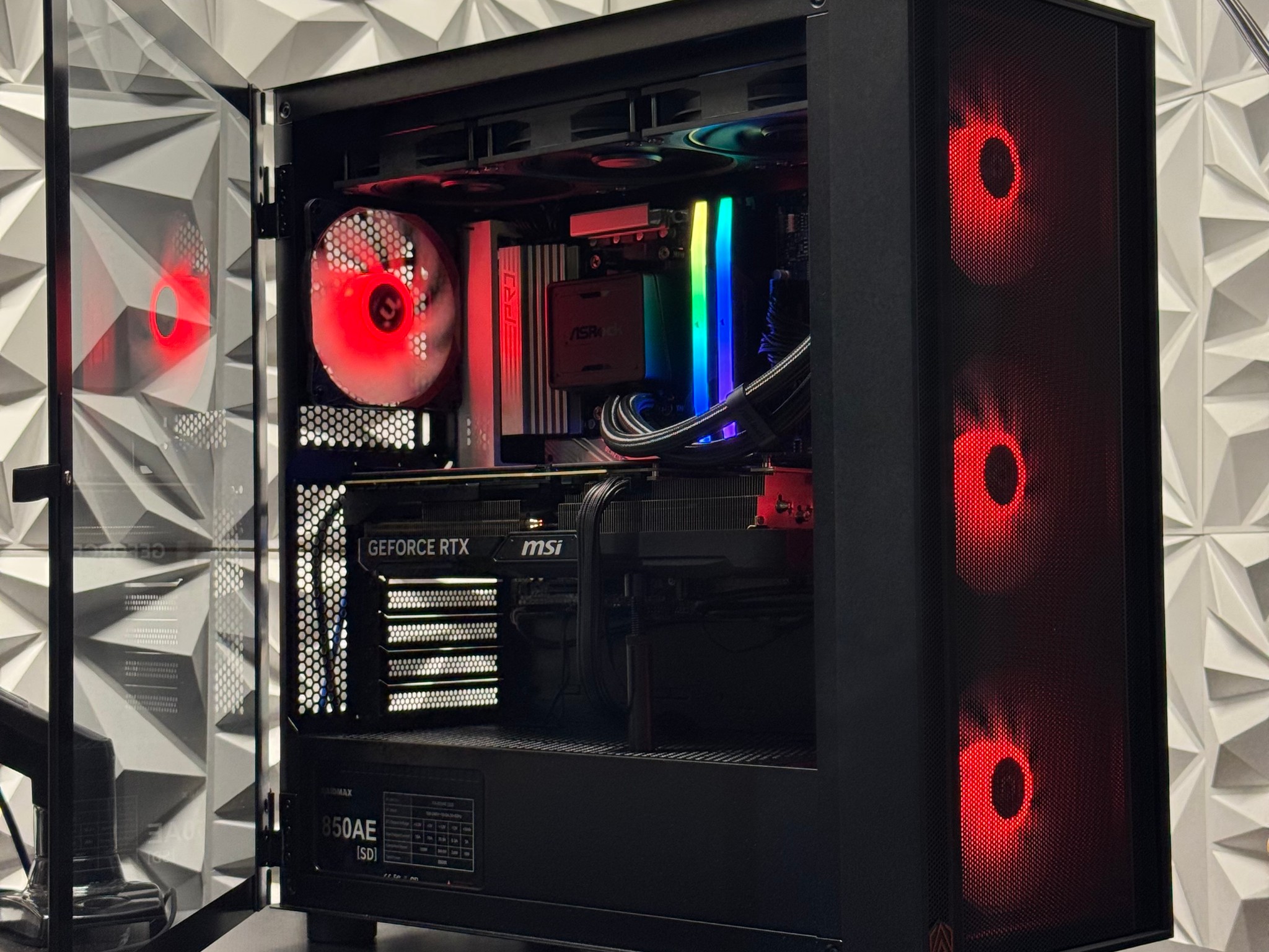 RTX 4070 Ti Super / Ryzen 7 7700X3D / 32GB DDR5 Ram / 1TB SSD / Creator pc / Gaming pc /