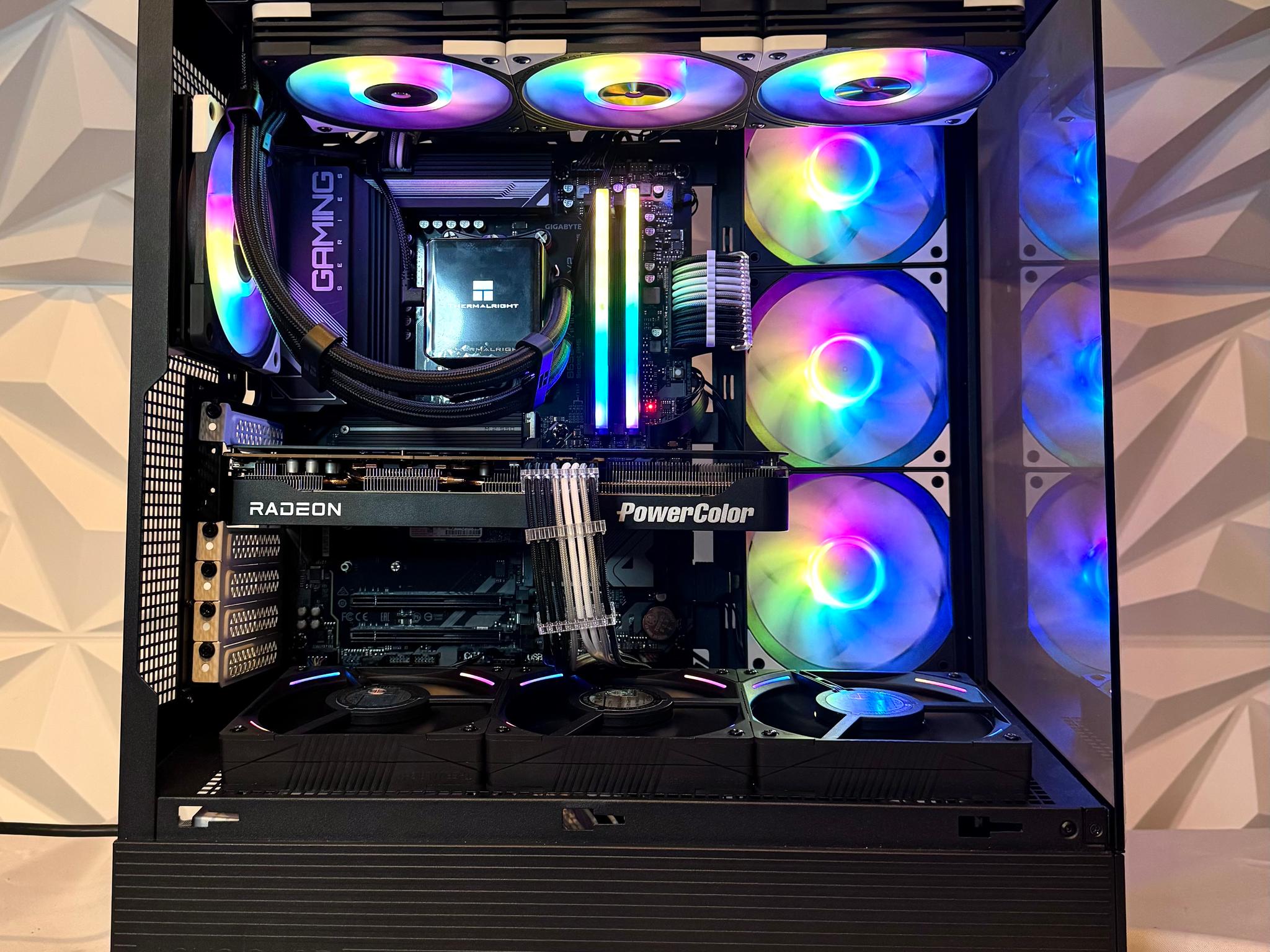 ⚫️🐰|High-end Gaming Pc| Ryzen 9 9900x, 9070xt, 32gb, 5tb, Wifi