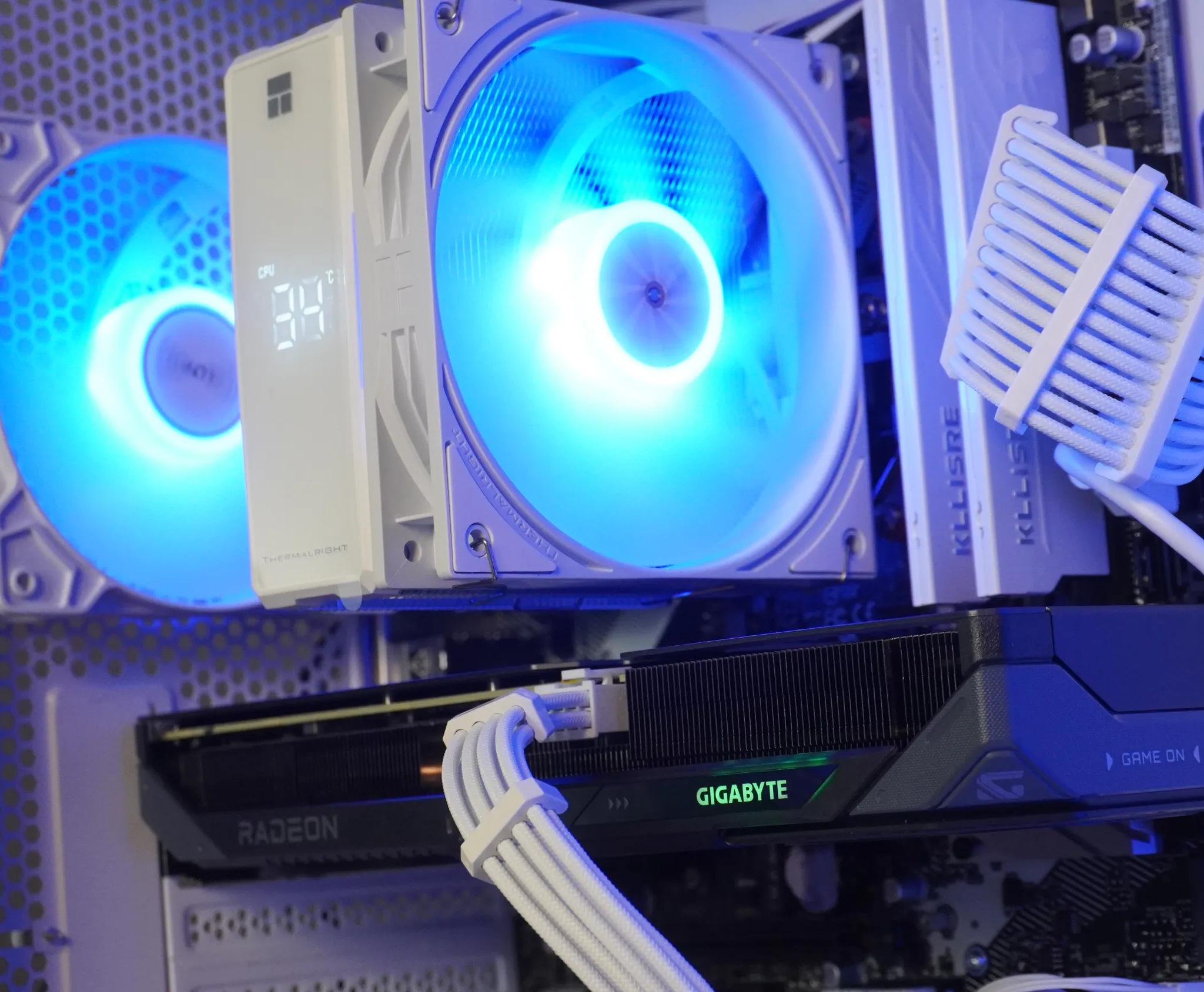 🤍ARCTIC🤍 PRICE TO PERFORMANCE 💪 1440p/1080p MACHINE  🧡RX 9060XT 8GB 🧡 Ryzen 5 5600 | 32GB | WIN