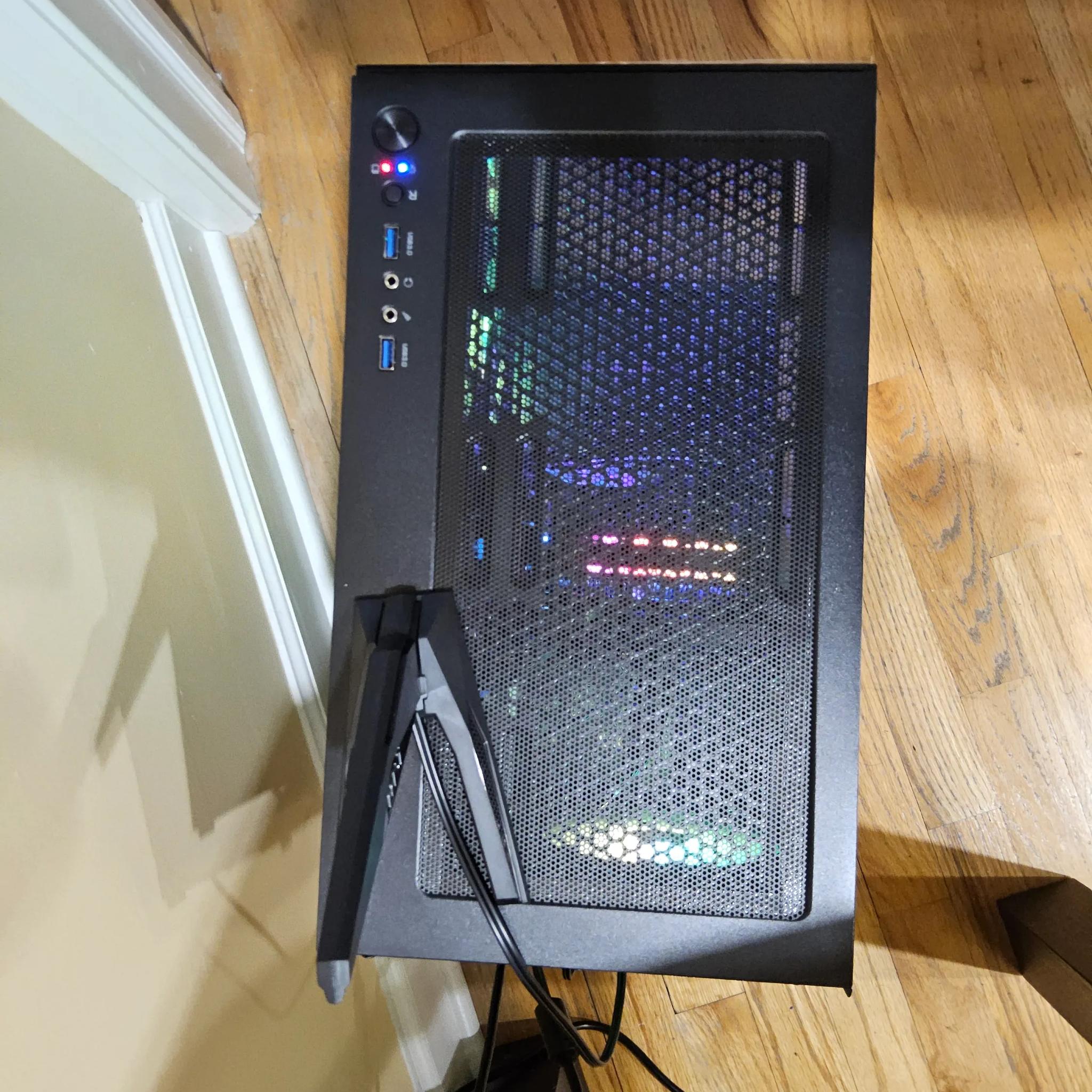 RTX 5060 / ryzen 7 5800xt / 32GB DDR4 / 1TB SSD / Windows 11 pro /  Wifi 7
