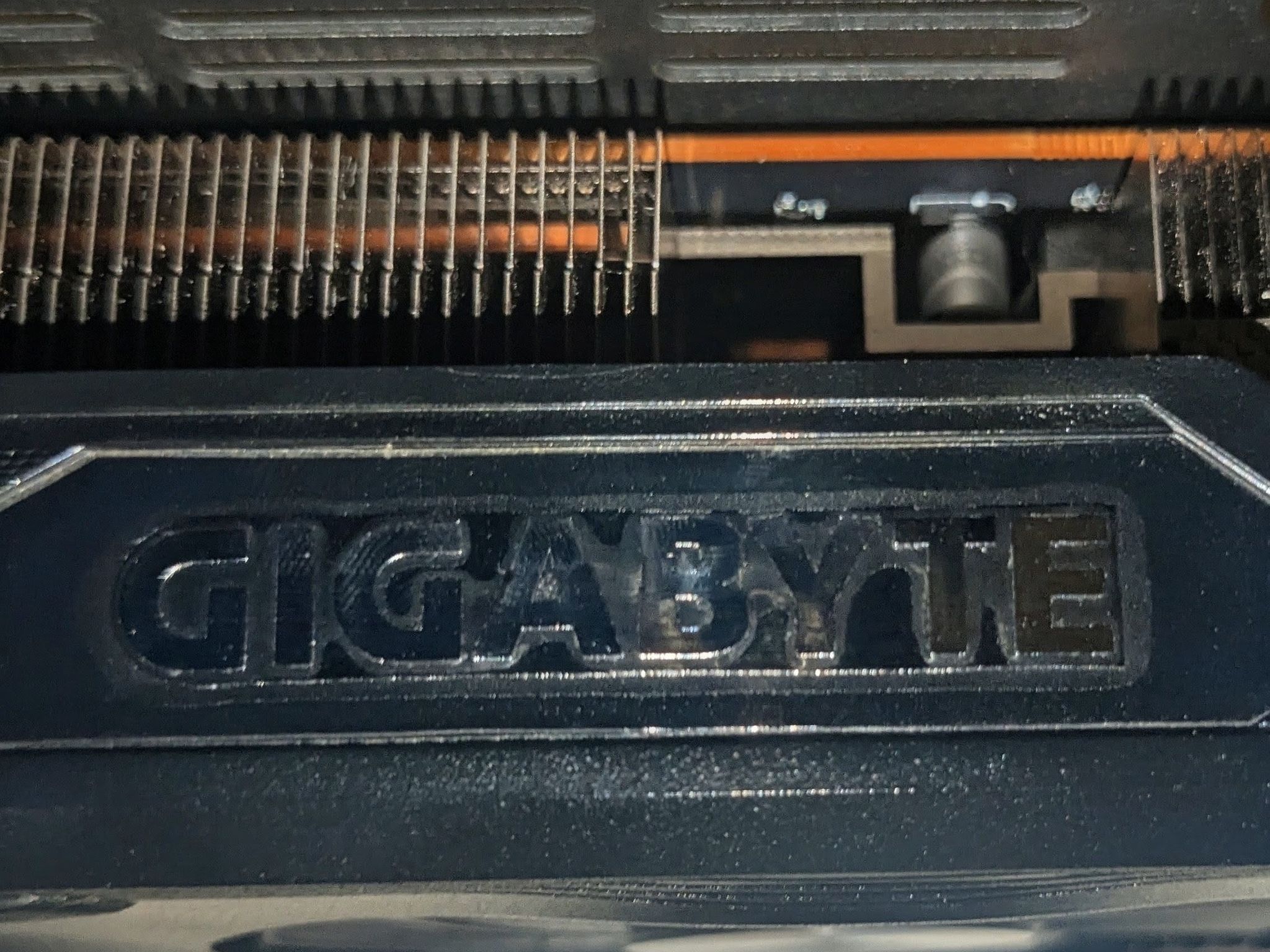 GIGABYTE Radeon RX 7800 XT GAMING OC 16G