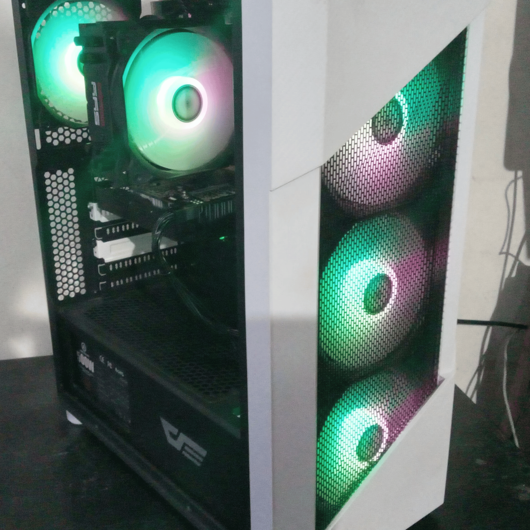 ON SALE / mid range i7 gaming pc. 