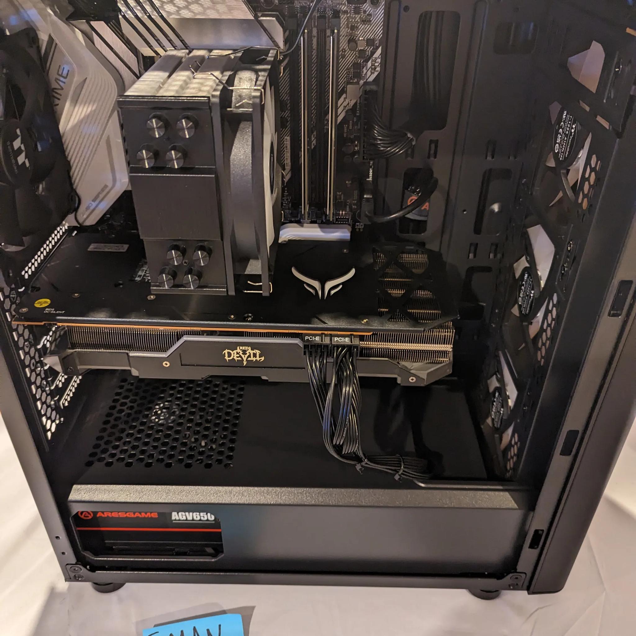 Intel i3-10100  | AMD 5700XT 8GB | 16gb Ram 3200Mhz| 256gb NVME SSD
