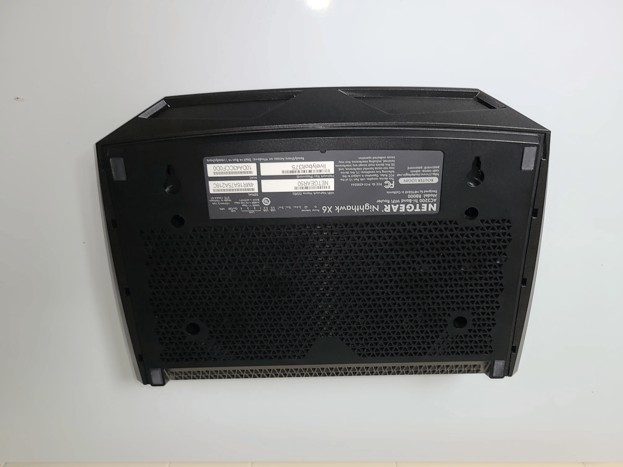 NETGEAR Nighthawk X6 AC3200 Tri-Band WiFi Router - R8000