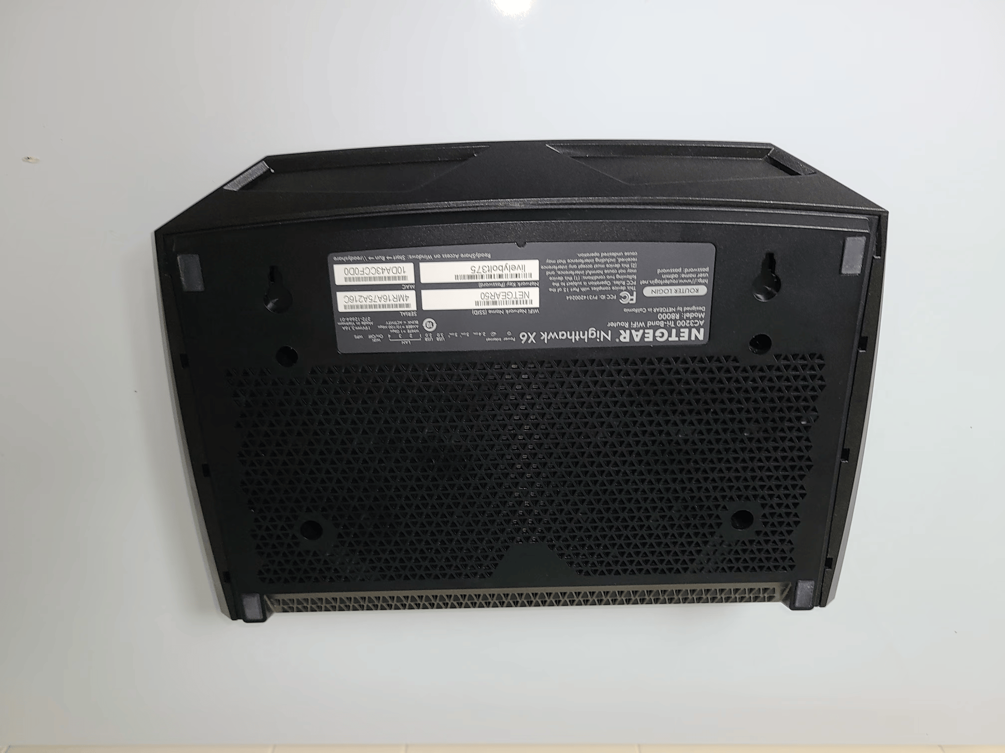 NETGEAR Nighthawk X6 AC3200 Tri-Band WiFi Router - R8000