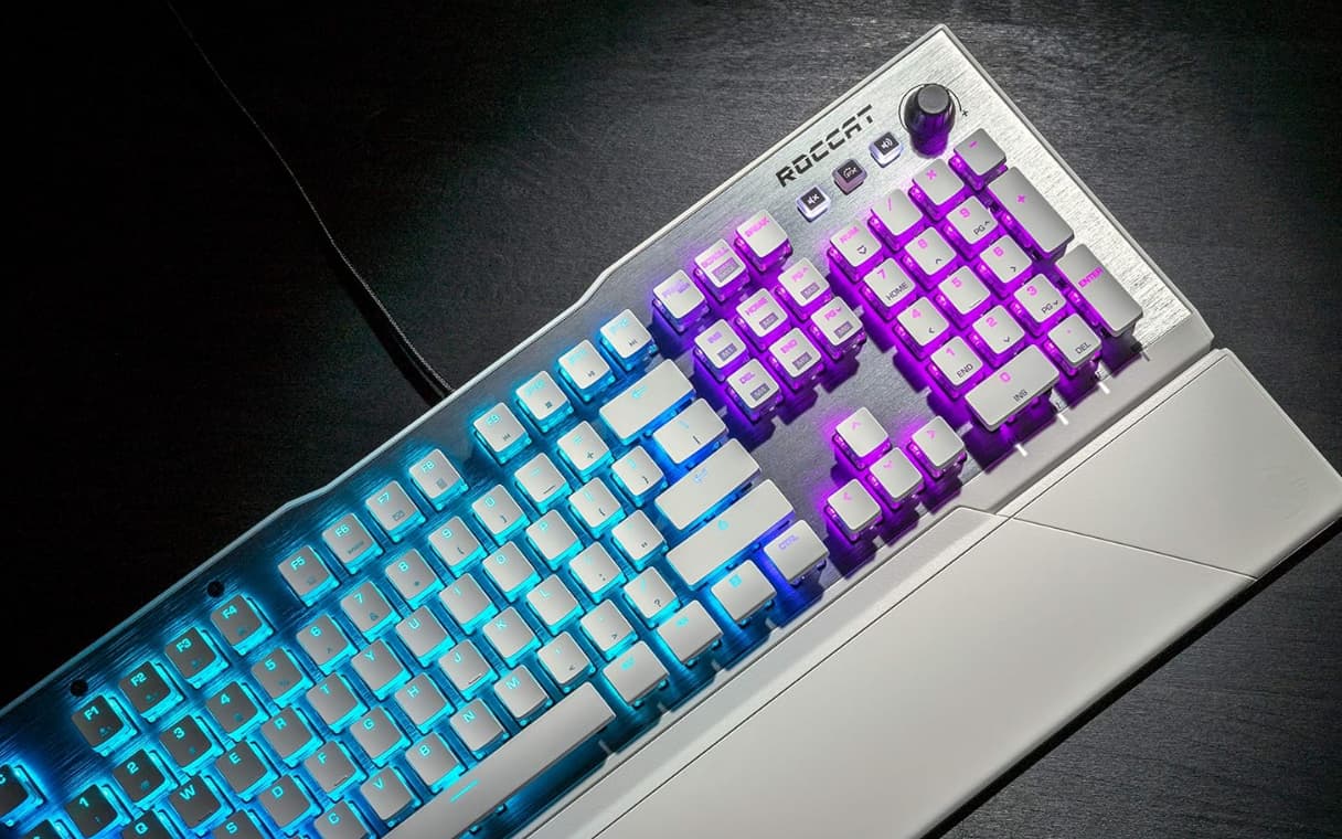 BNIB ROCCAT Vulcan 122 Full-size Mechanical PC Gaming Keyboard- Tactile Titan Switch (Arctic White)