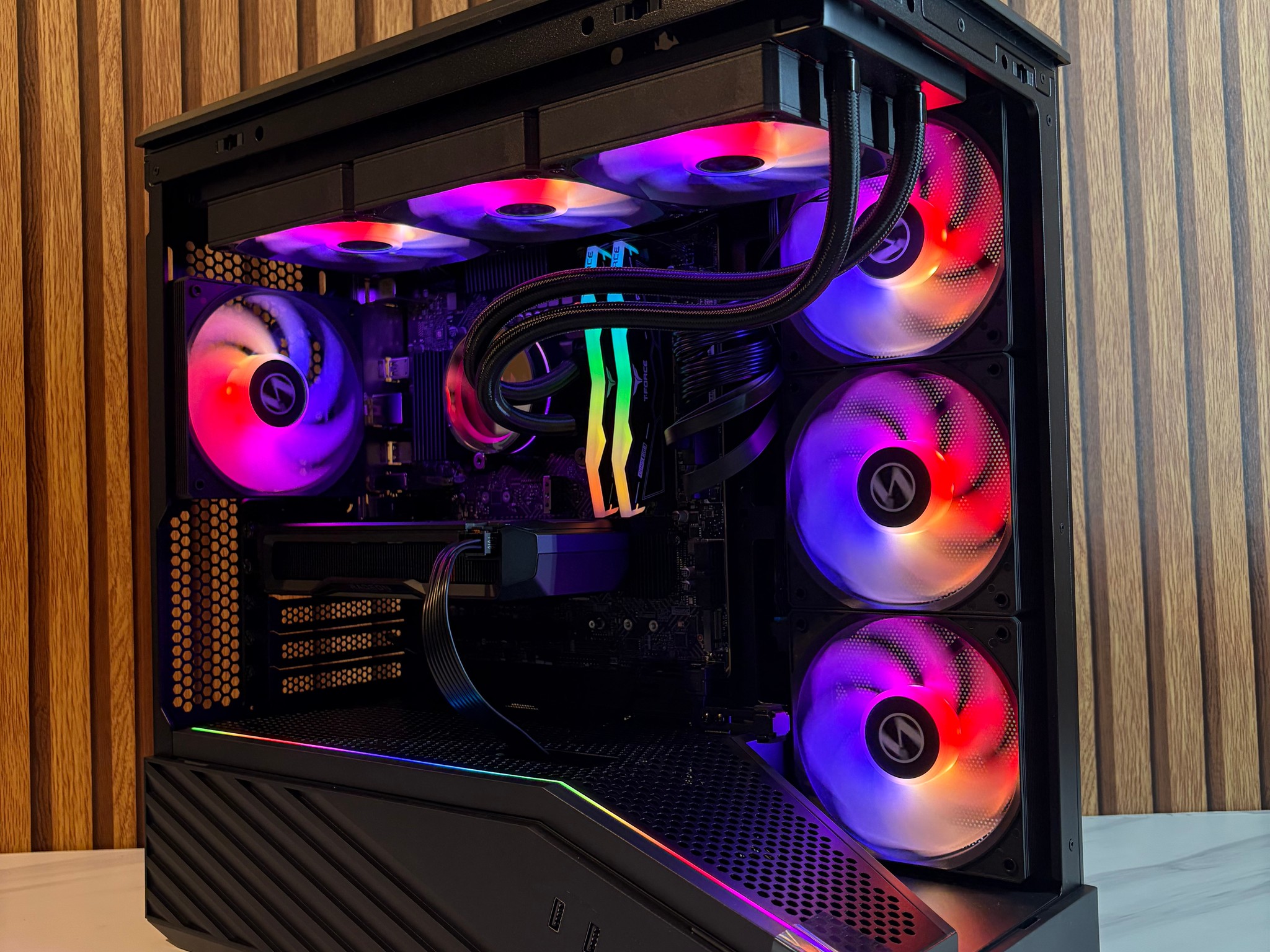 RX 7600 | I3 12100F | 16GB DDR5 | 500GB SSD | 360MM AIO | 750W | WINDOWS 11 PRO