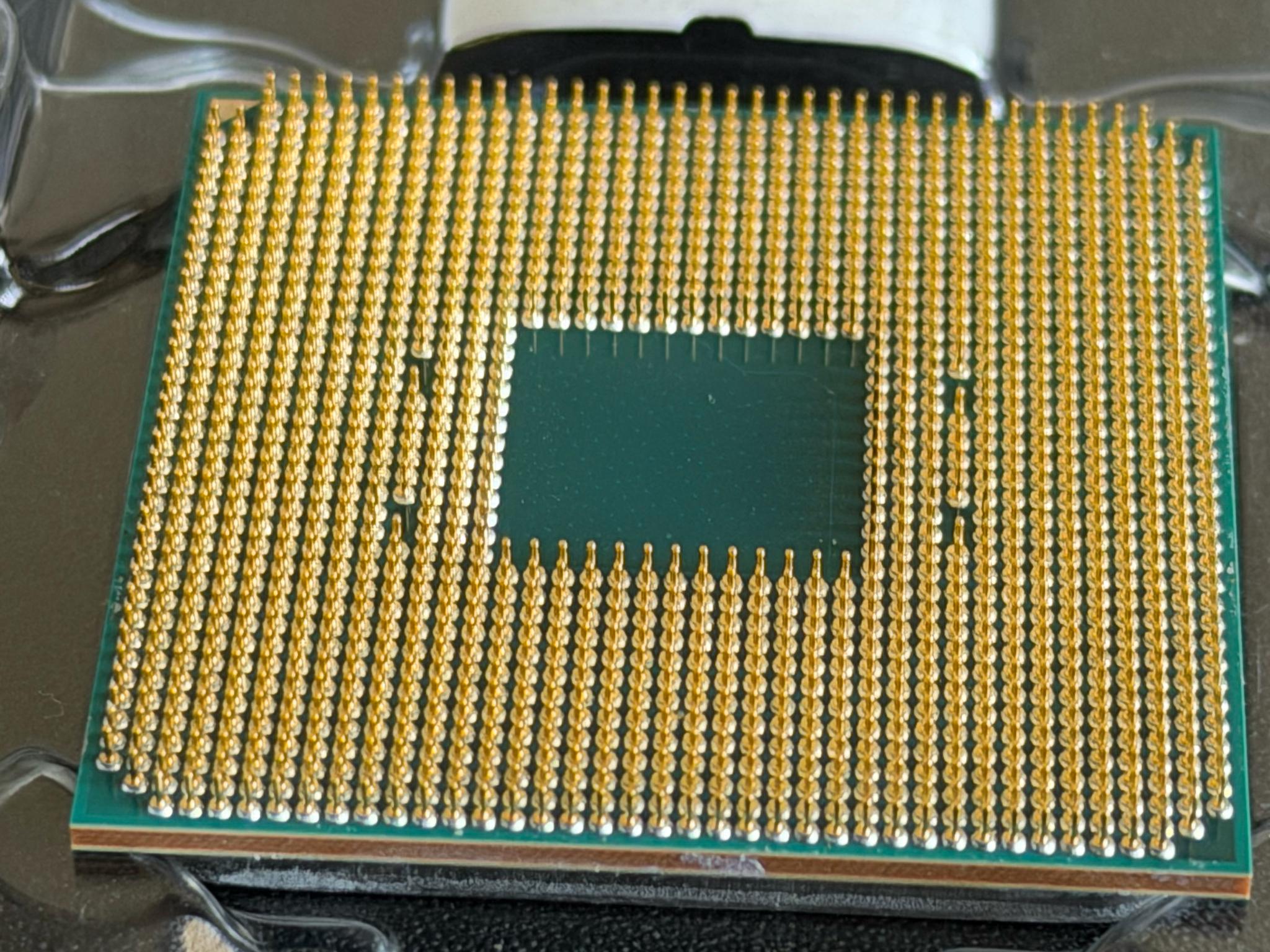 AMD Ryzen 7 2700X