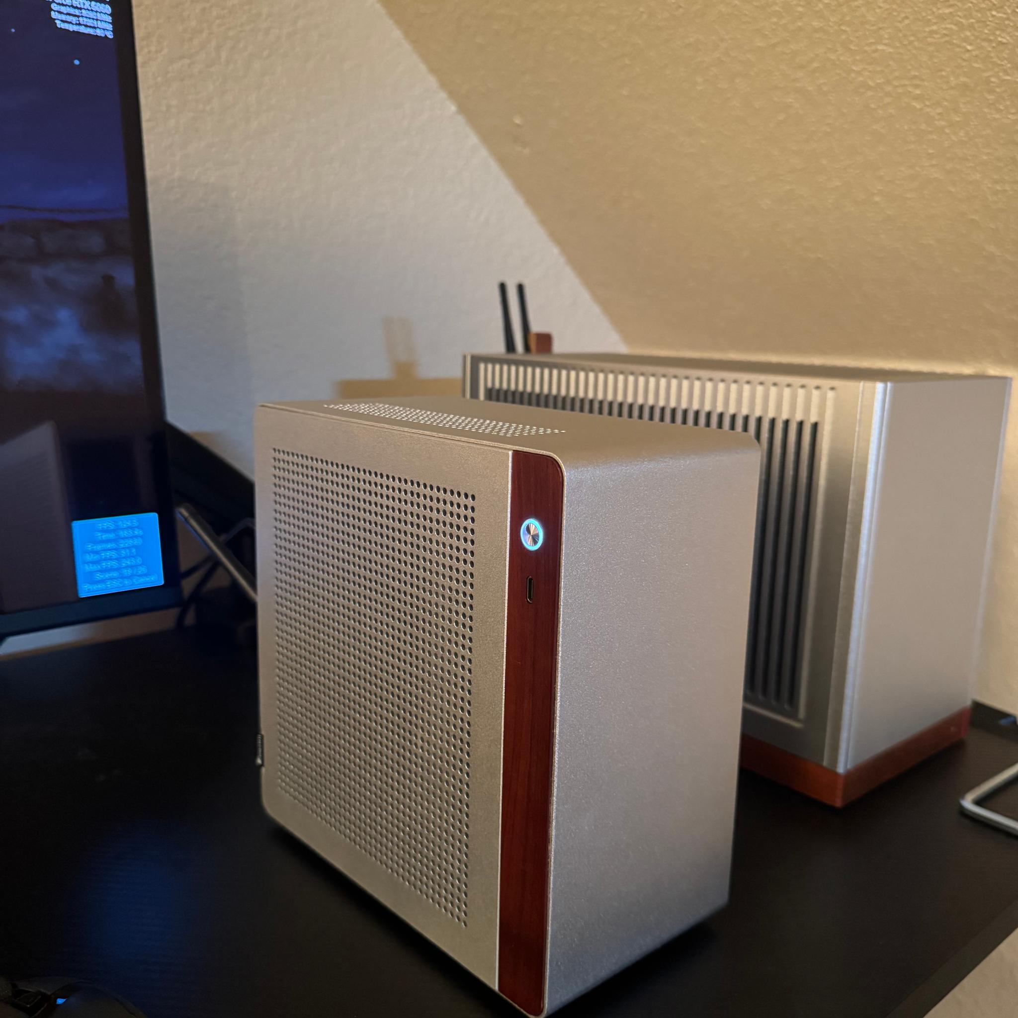 Jonsbo NV10 SFF Gaming PC