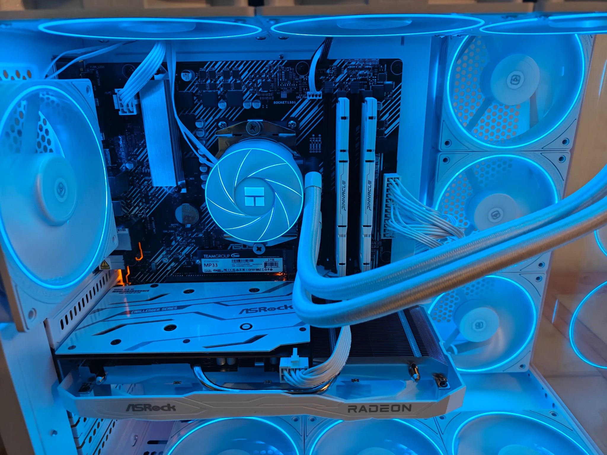 Neutron Star | RX 6600 | R5 5600 | 2TB NVMe/SSD | 32GB DDR4 RAM | RC-RGB | WiFi-6E/BT | Windows 11