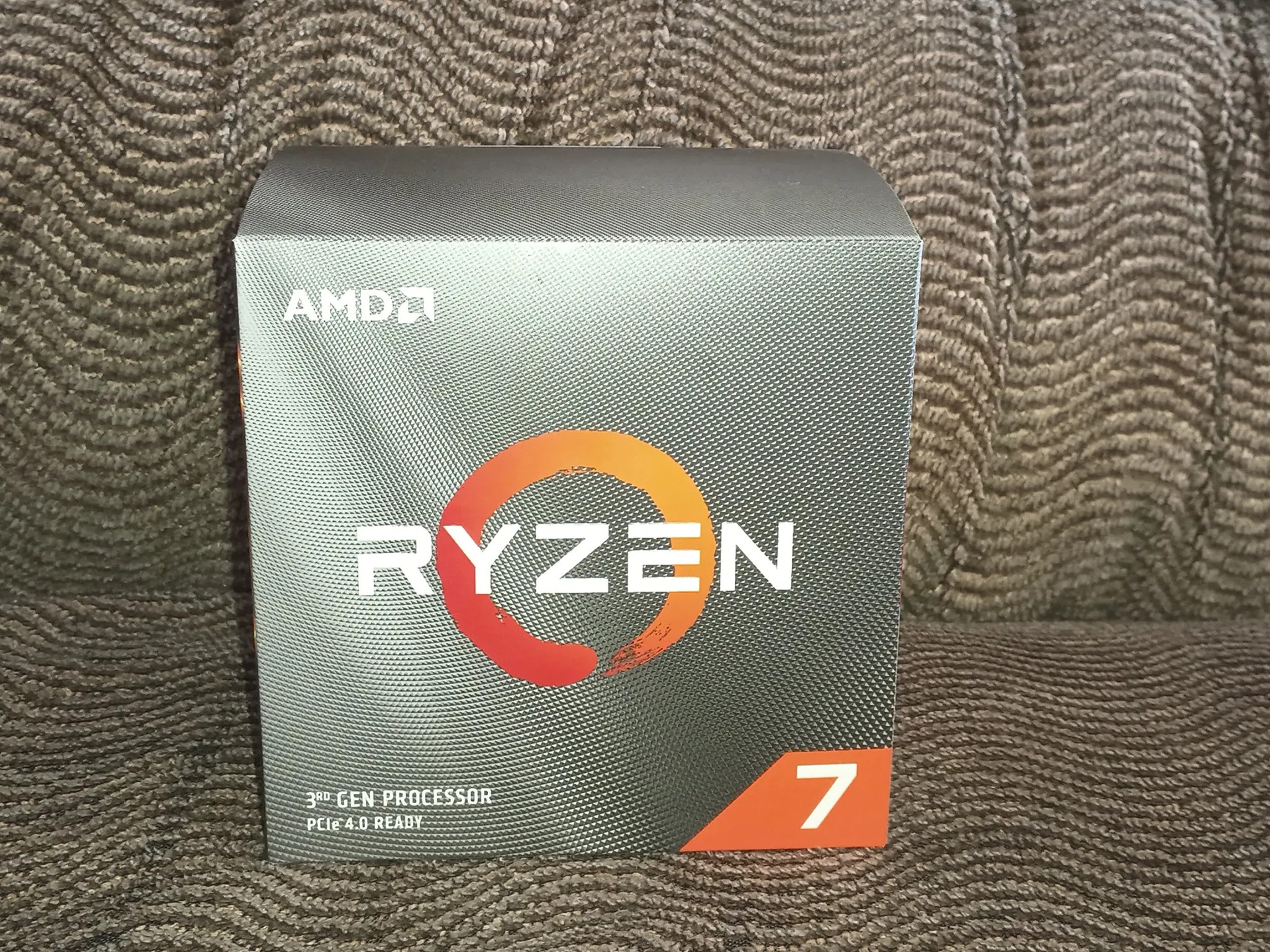 BNIB AMD Ryzen 7 3700X with Wraith Prism RGB (factory sealed)