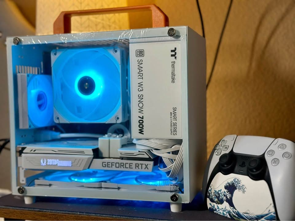White-Out Gaming PC - RTX 3070, Ryzen 5700x3D, 32GB 3600MHz, 1TB, 700W, WiFi 6, K77 Lite SFF ITX