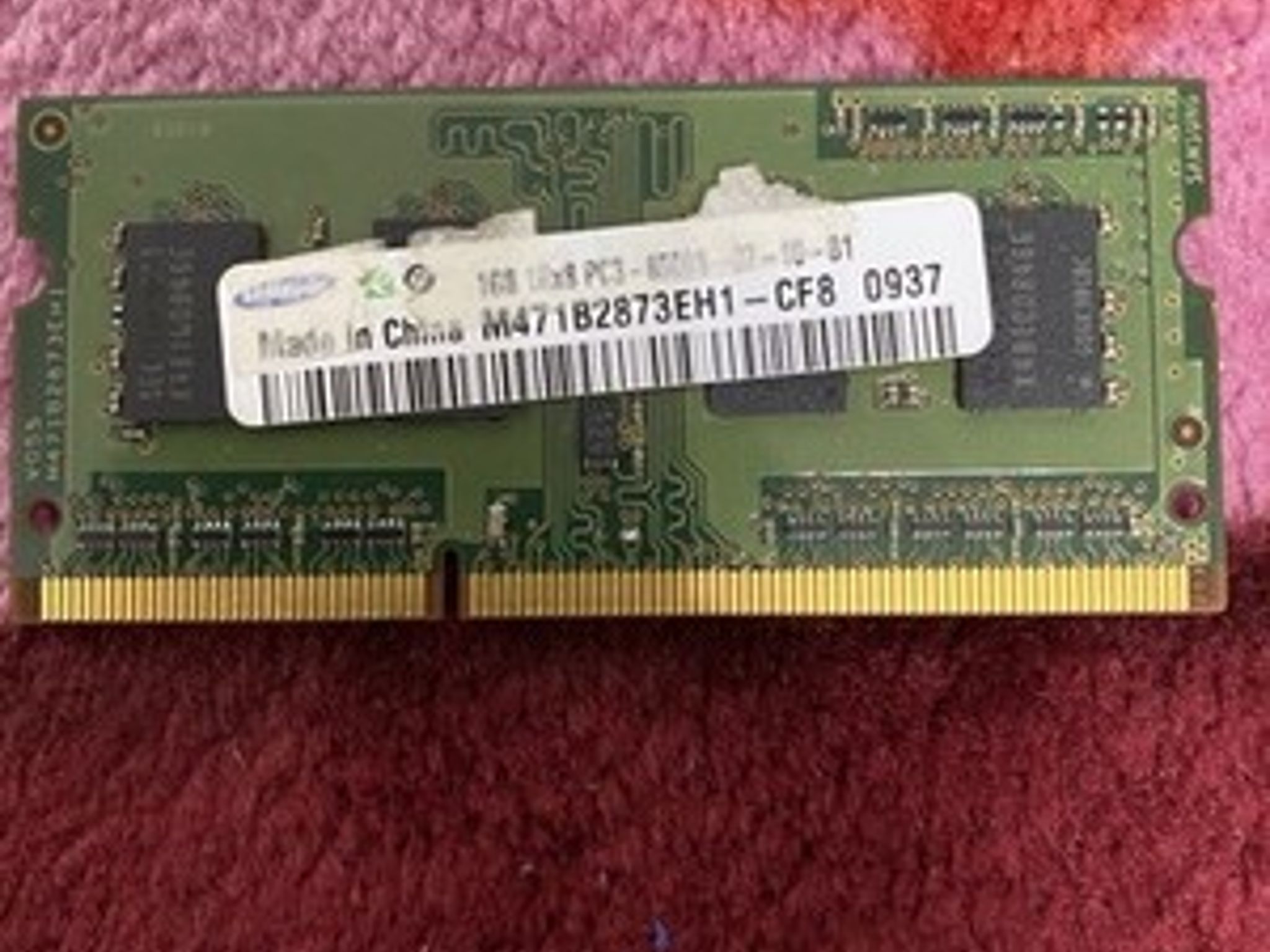 Samsung DDR3 SDRAM SO-DIMM 1GB PC3-8500S 204-Pin Laptop Memory M471B2873EH1-CF8