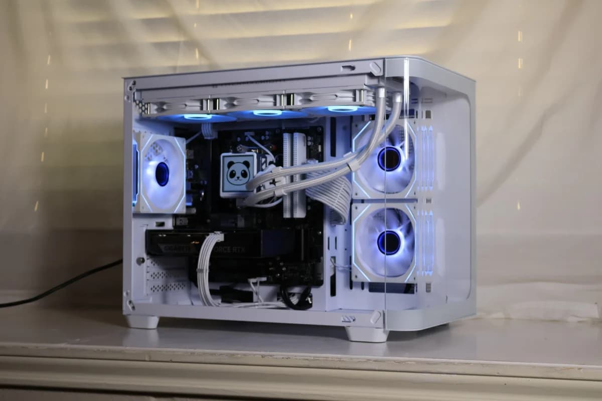 🧊Icebox v2 | RTX 5060 ti 16gb Ryzen 5 9600x🧊