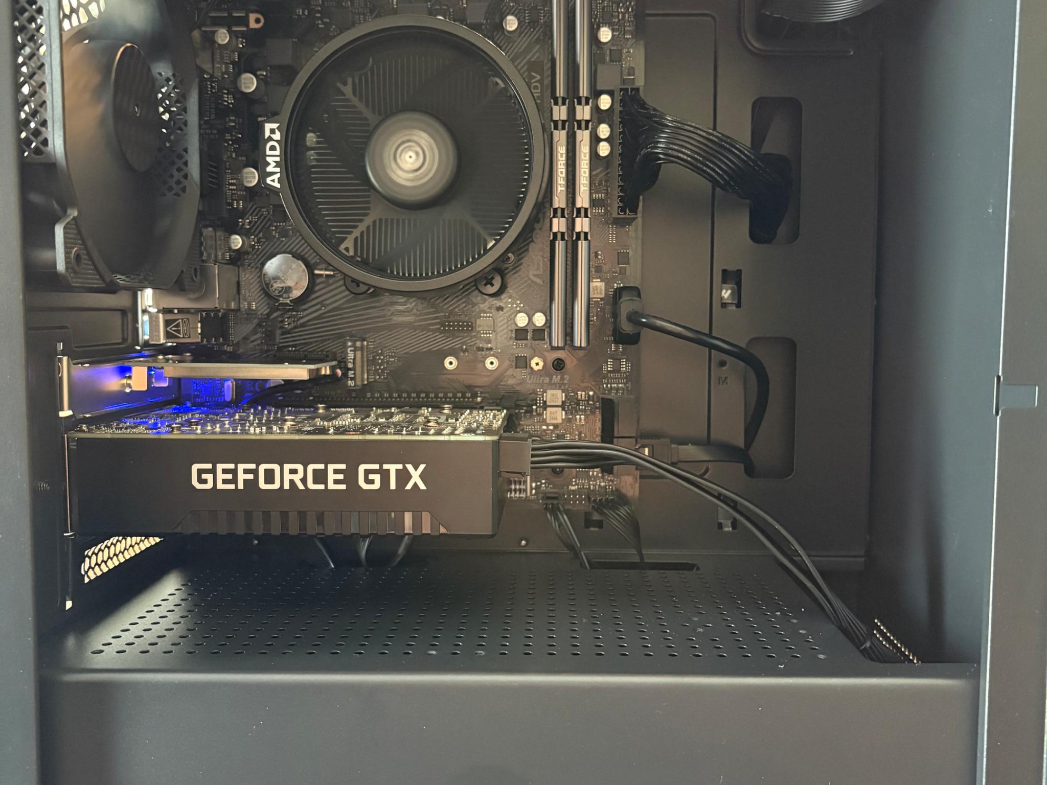 ♟️BLACKOUT♟️ | R5 5500 | 1660 Super | 16GB Ram