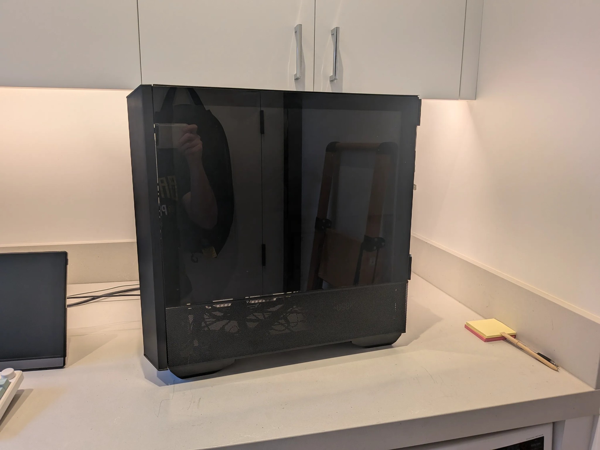 Red Oni - RX 9070, Ryzen 7 7800X3D, 32 GB DDR5 RAM, 2 TB NVME, Noctua NH-D15