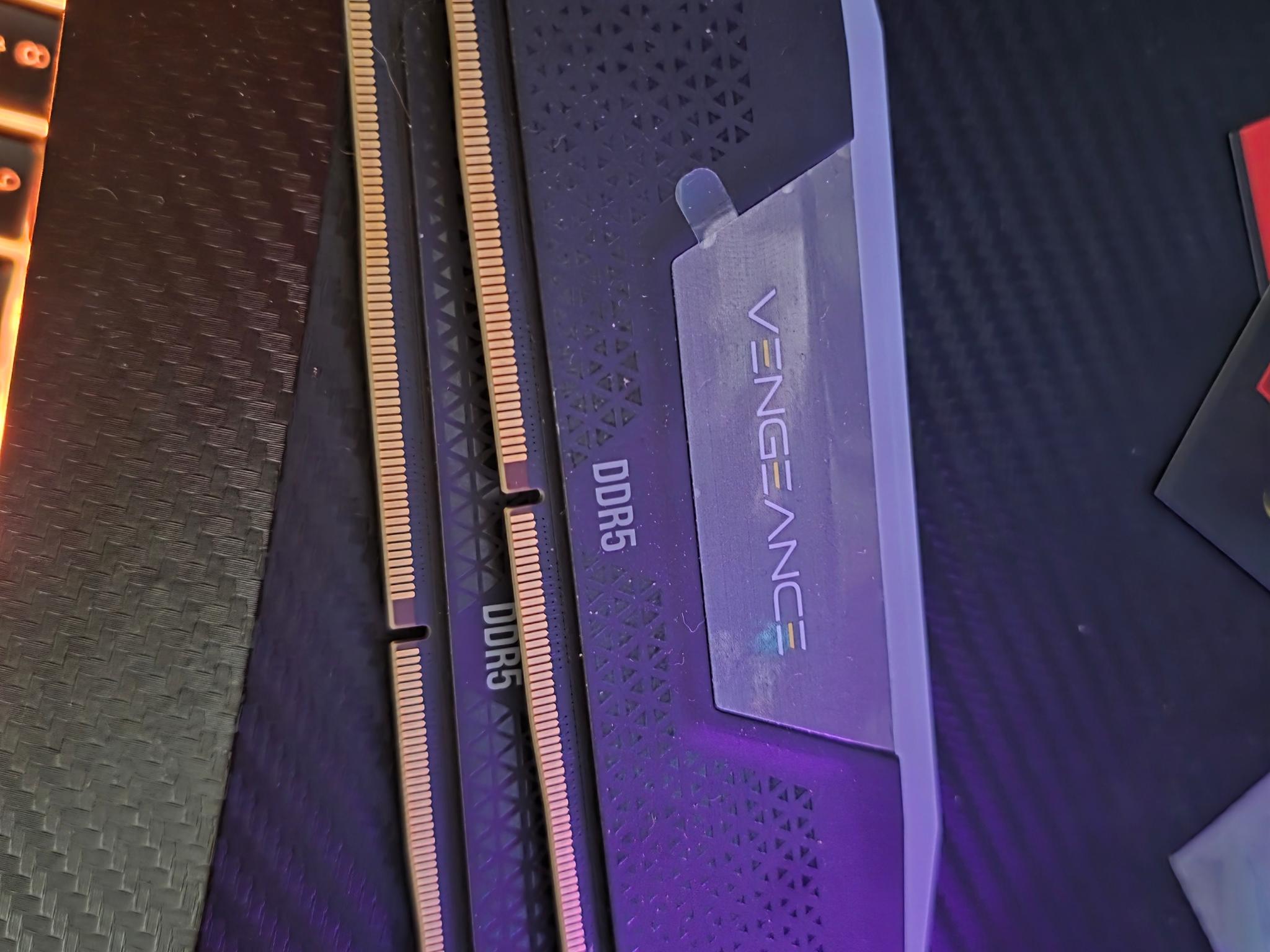 CORSAIR VENGEANCE RGB DDR5 RAM 32GB