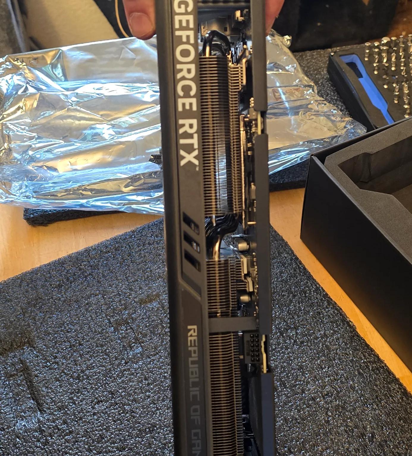 ASUS ROG STRIX 4070 SUPER OC