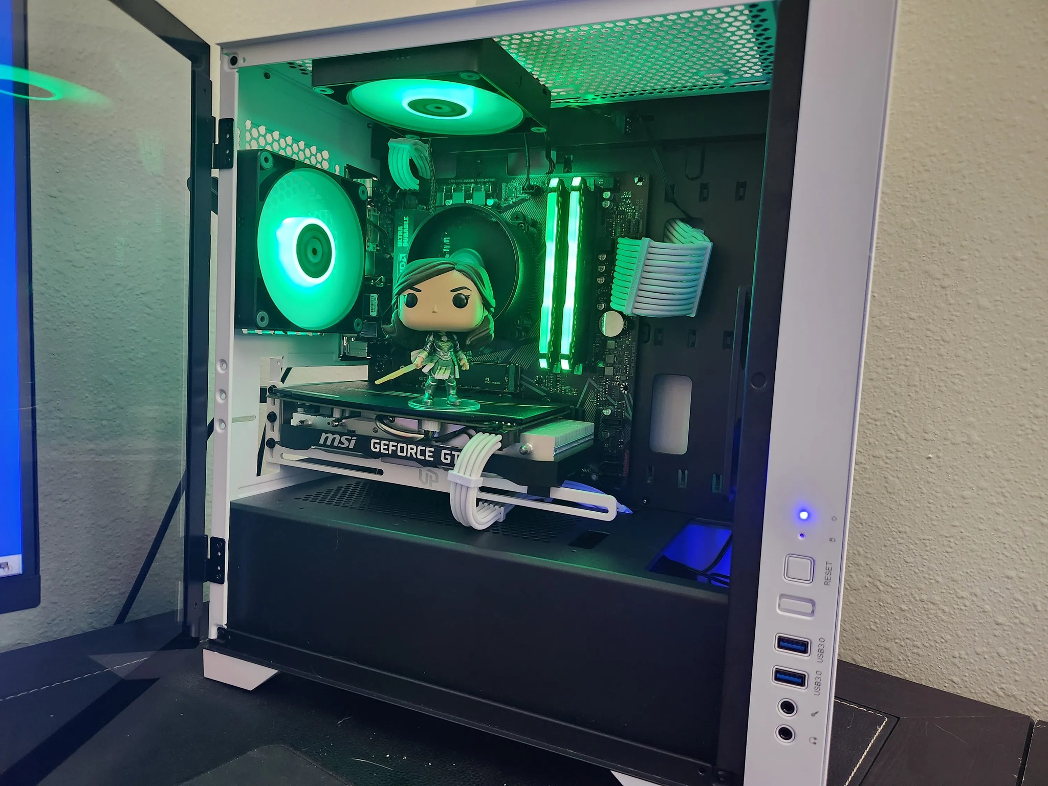 Great budget gaming PC! Ryzen 5 5500, GTX 1660S, 16 GB Ram, 1 TB SSD. Highly upgradable!