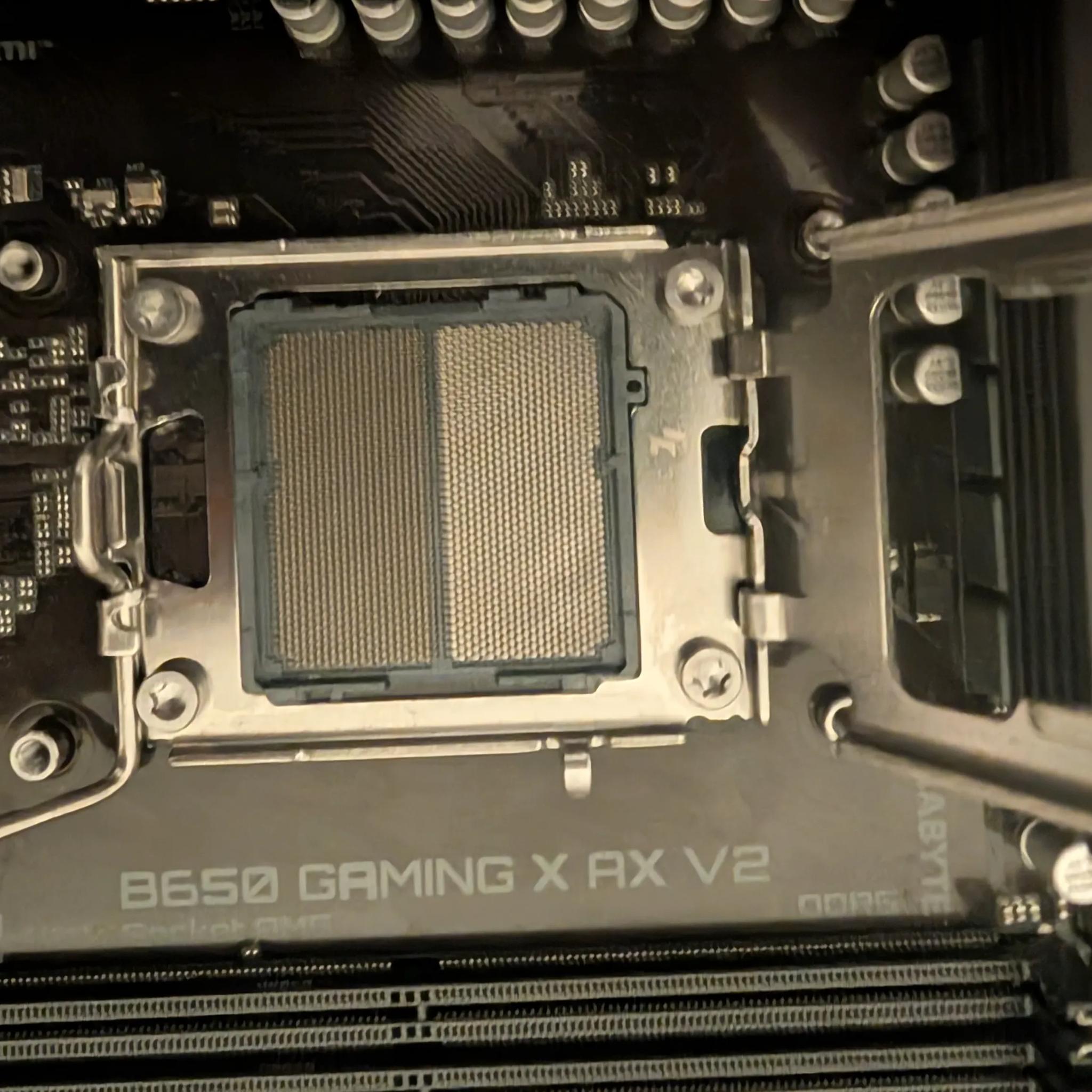 GIGABYTE B650 Gaming X AX V2 (AM5, DDR5) PLEASE READ DESC