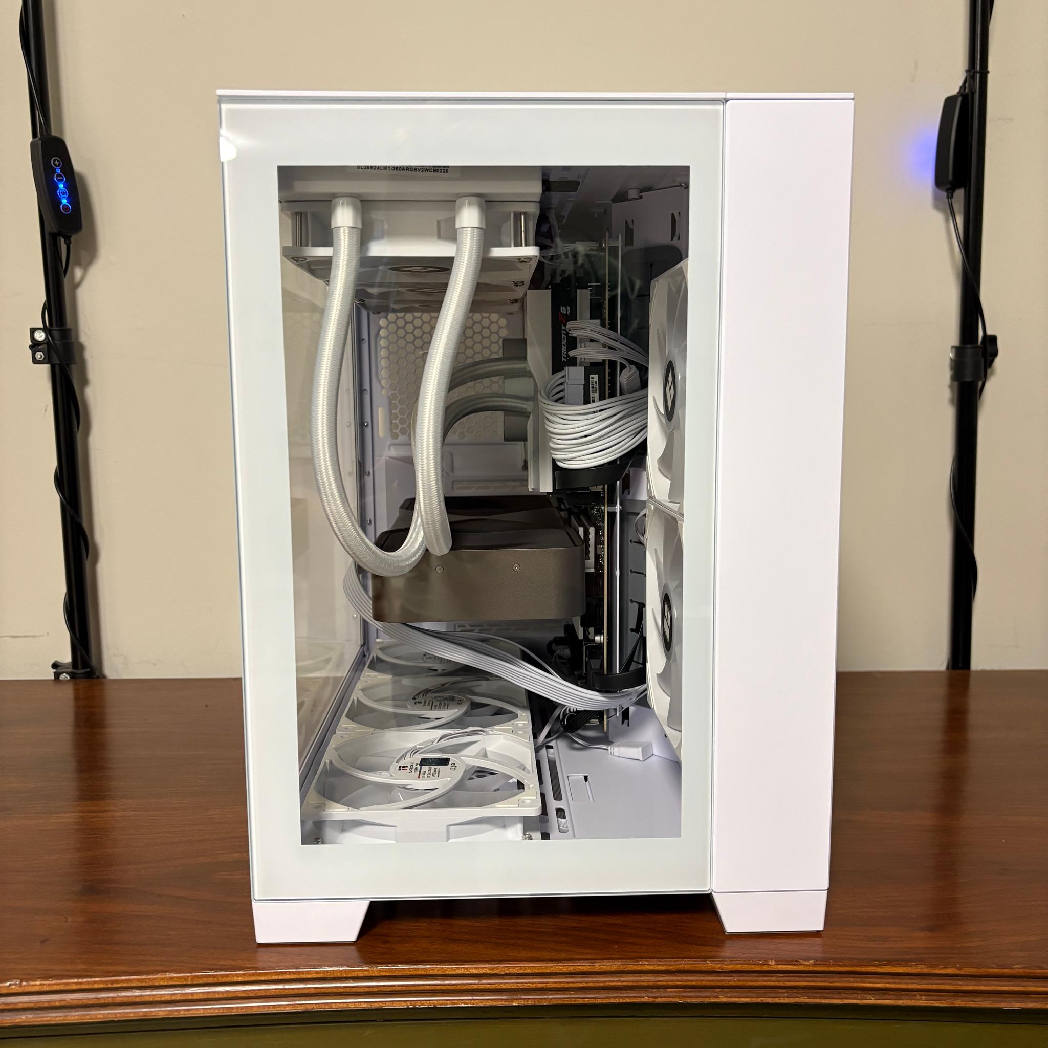 RTX 5080 | Ryzen 7 7800X3D | 64GB DDR5 | 2TB NVMe | 850W Gold | Lian Li O11 Dynamic Mini (White)