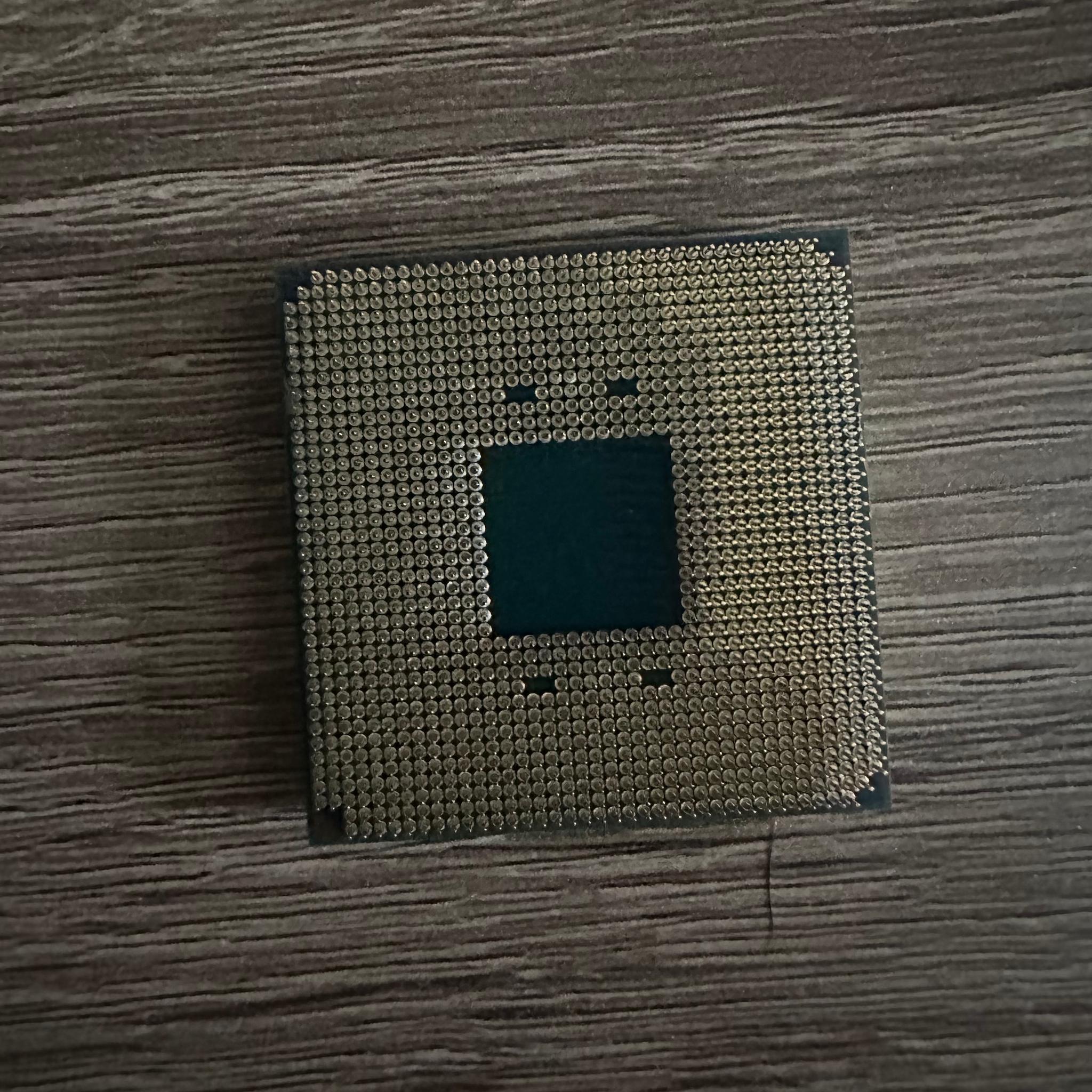 Ryzen 5 5600X - USED LIKE NEW