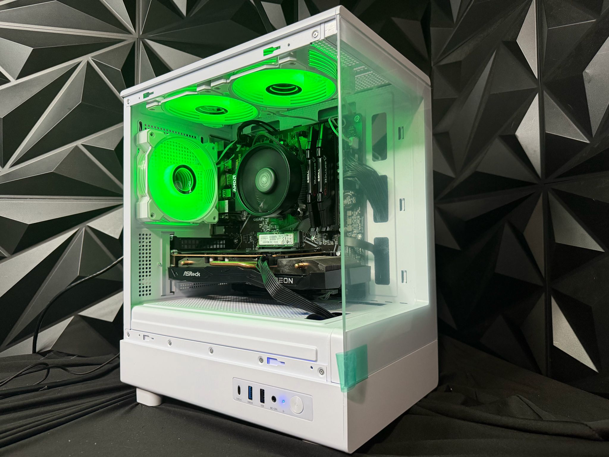 🔥😎 THE MID DADDY Mini 😎🔥Ryzen 5 5500| RX 6600XT| 16 GB DDR4| 500 GB NVMe| 650W PSU