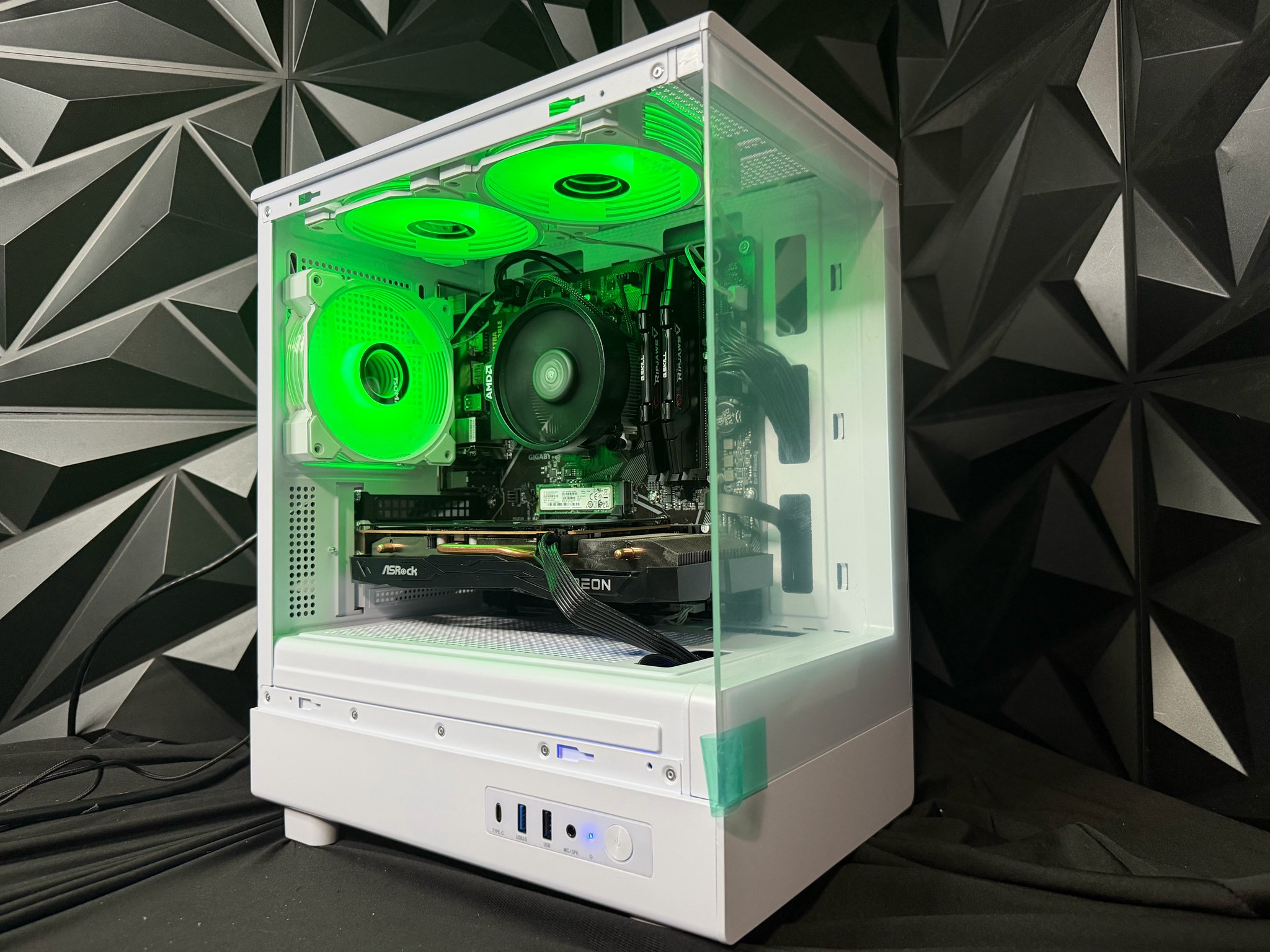 🔥😎 THE MID DADDY Mini 😎🔥Ryzen 5 5500| RX 6600XT| 16 GB DDR4| 500 GB NVMe| 650W PSU