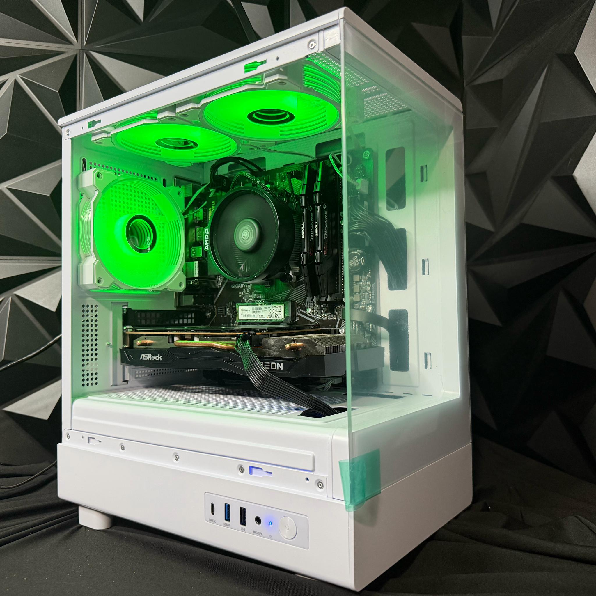🔥😎 THE MID DADDY Mini 😎🔥Ryzen 5 5500| RX 6600XT| 16 GB DDR4| 500 GB NVMe| 650W PSU