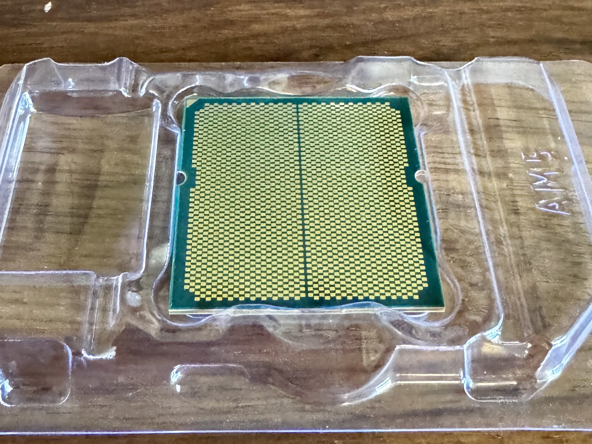 AMD Ryzen 5 7600 (6 Cores/12 Threads, AM5)