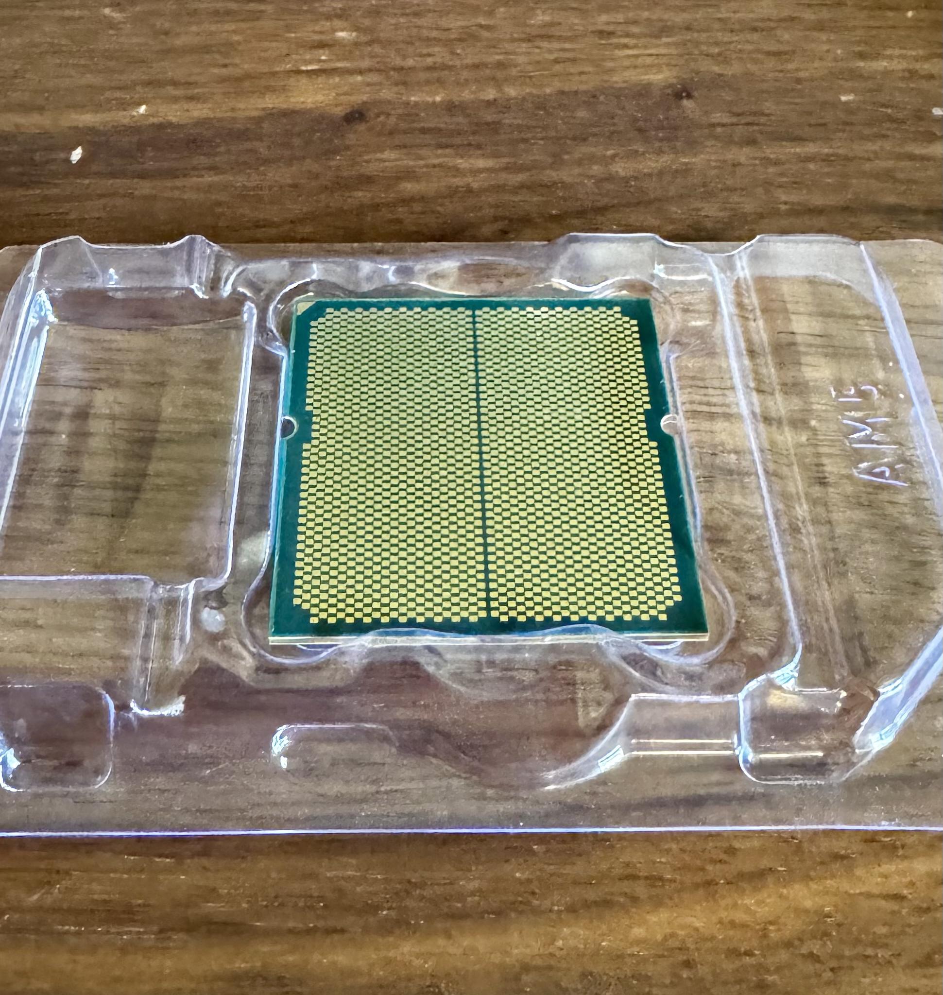 AMD Ryzen 5 7600 (6 Cores/12 Threads, AM5)