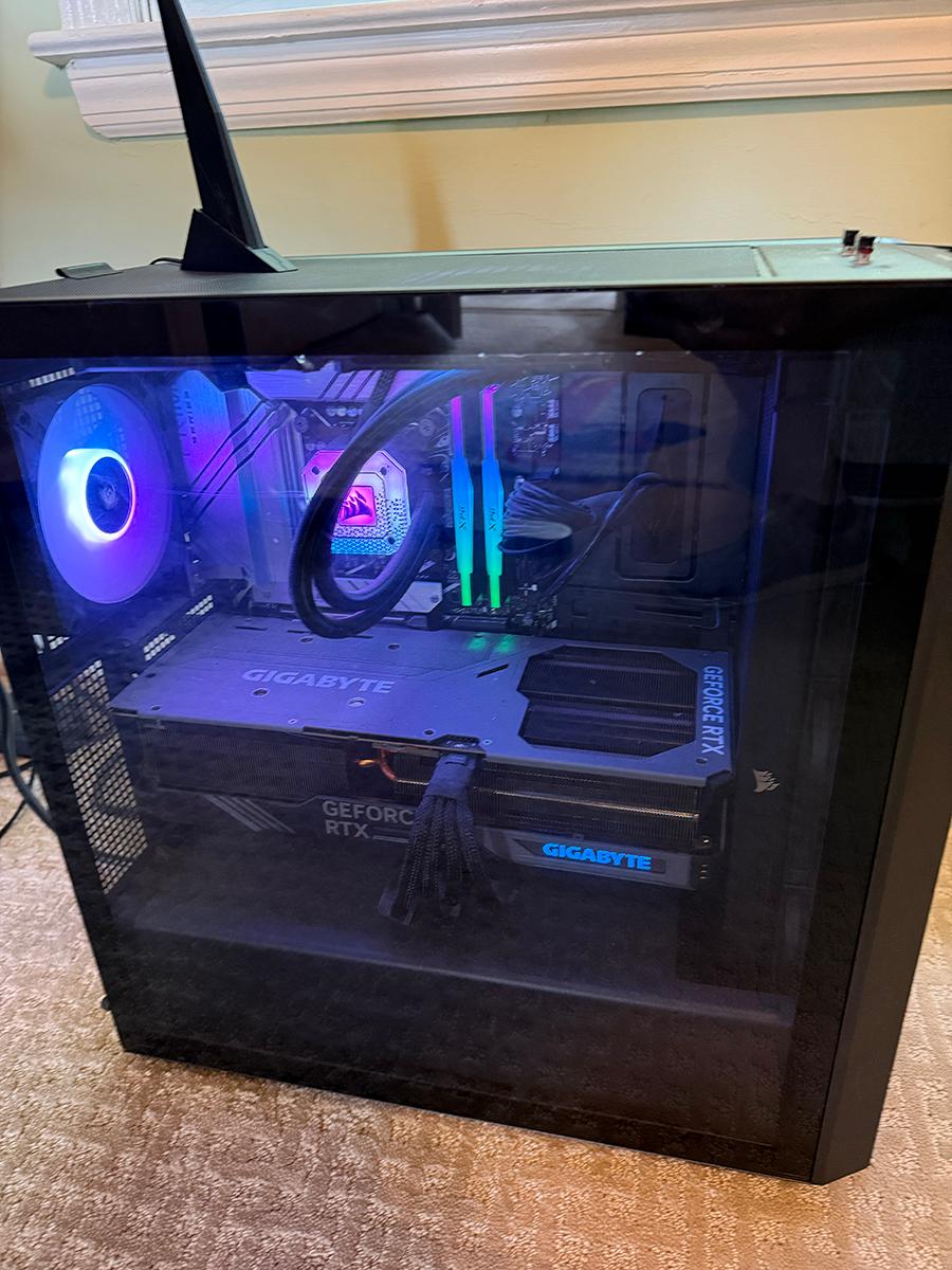 Gaming PC - RTX 4090, i7-13700KF, 32GB RAM, 2TB NVMe SSD